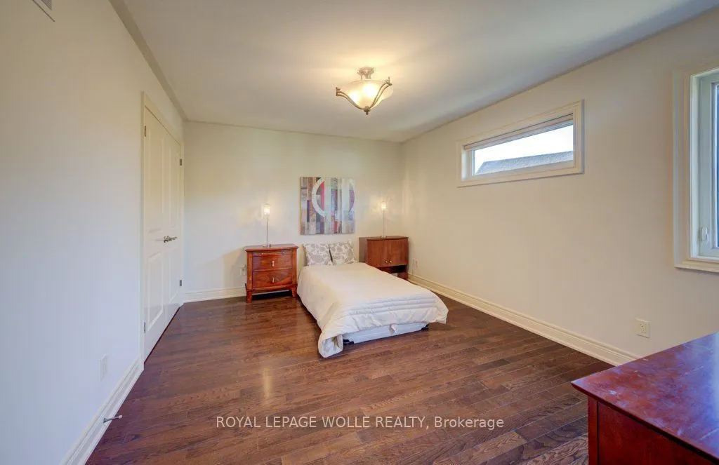 6379 Christopher Crescent