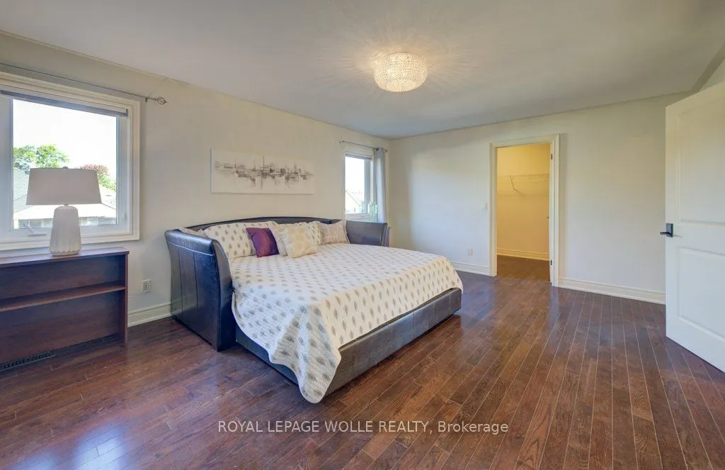 6379 Christopher Crescent