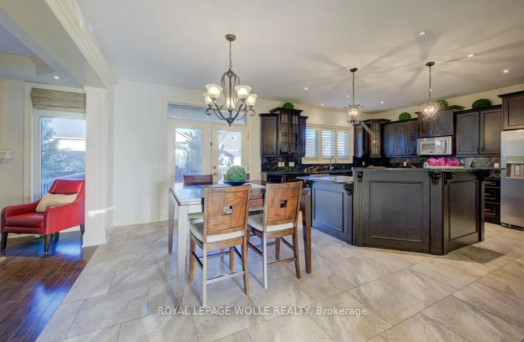 6379 Christopher Crescent