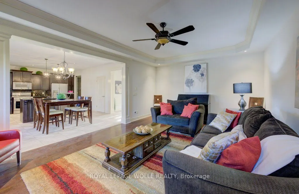 6379 Christopher Crescent