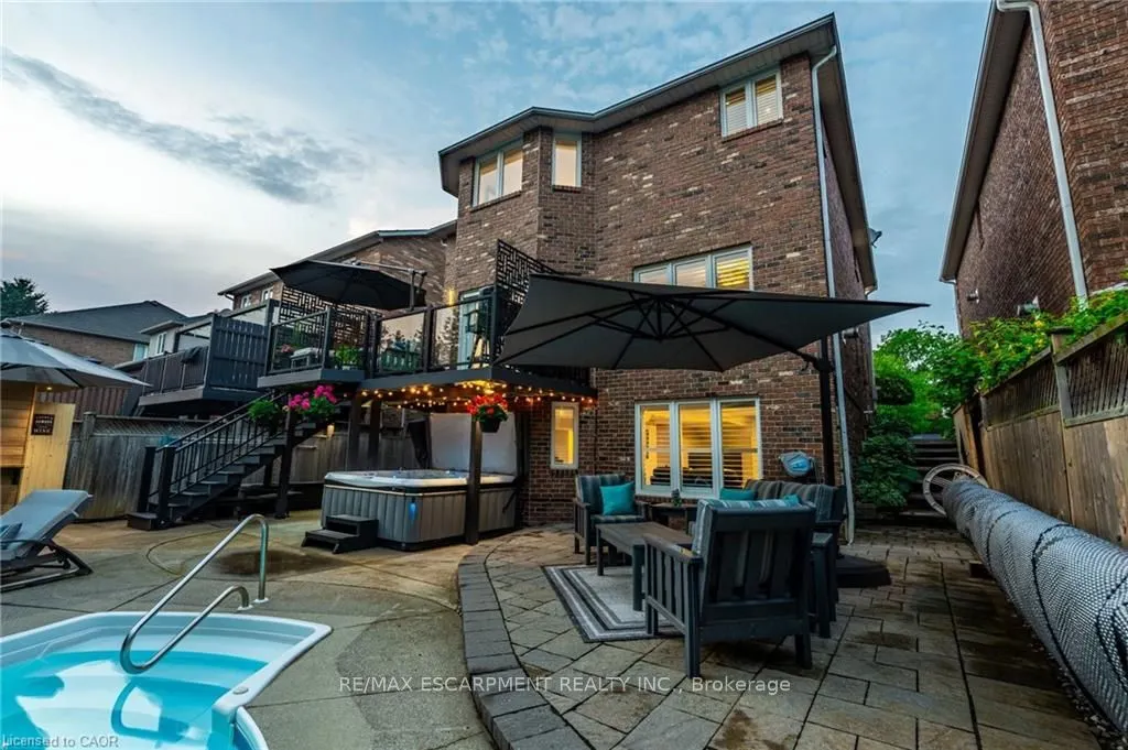 7 VOLTERRA Court