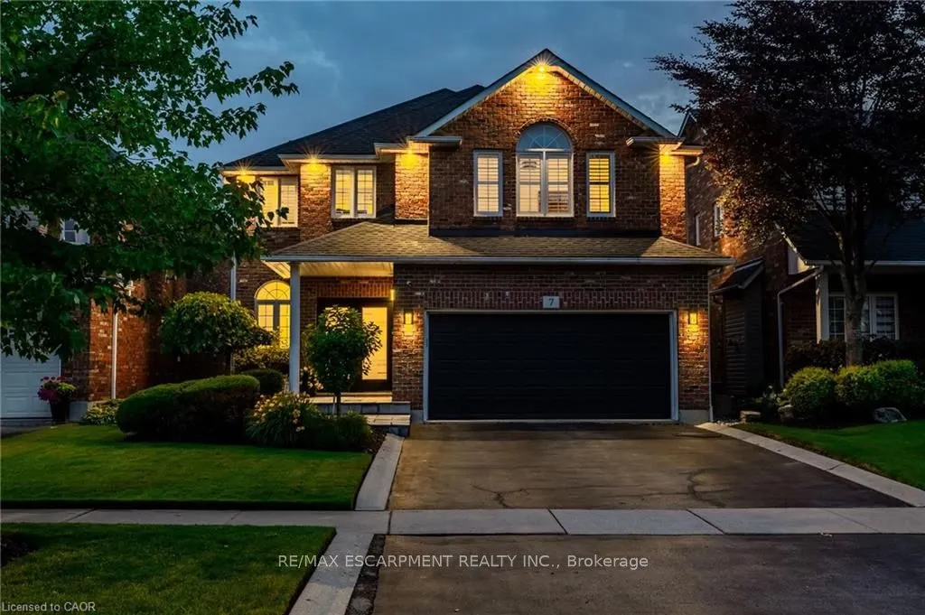 7 VOLTERRA Court