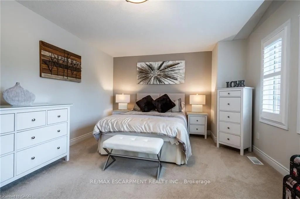 7 VOLTERRA Court