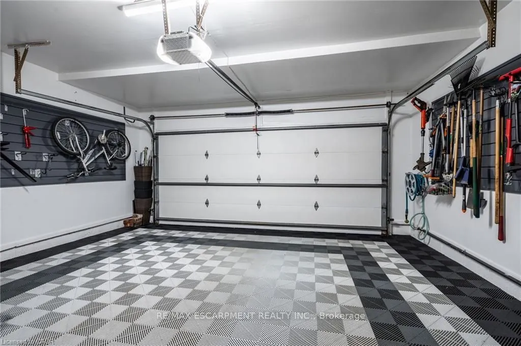 7 VOLTERRA Court