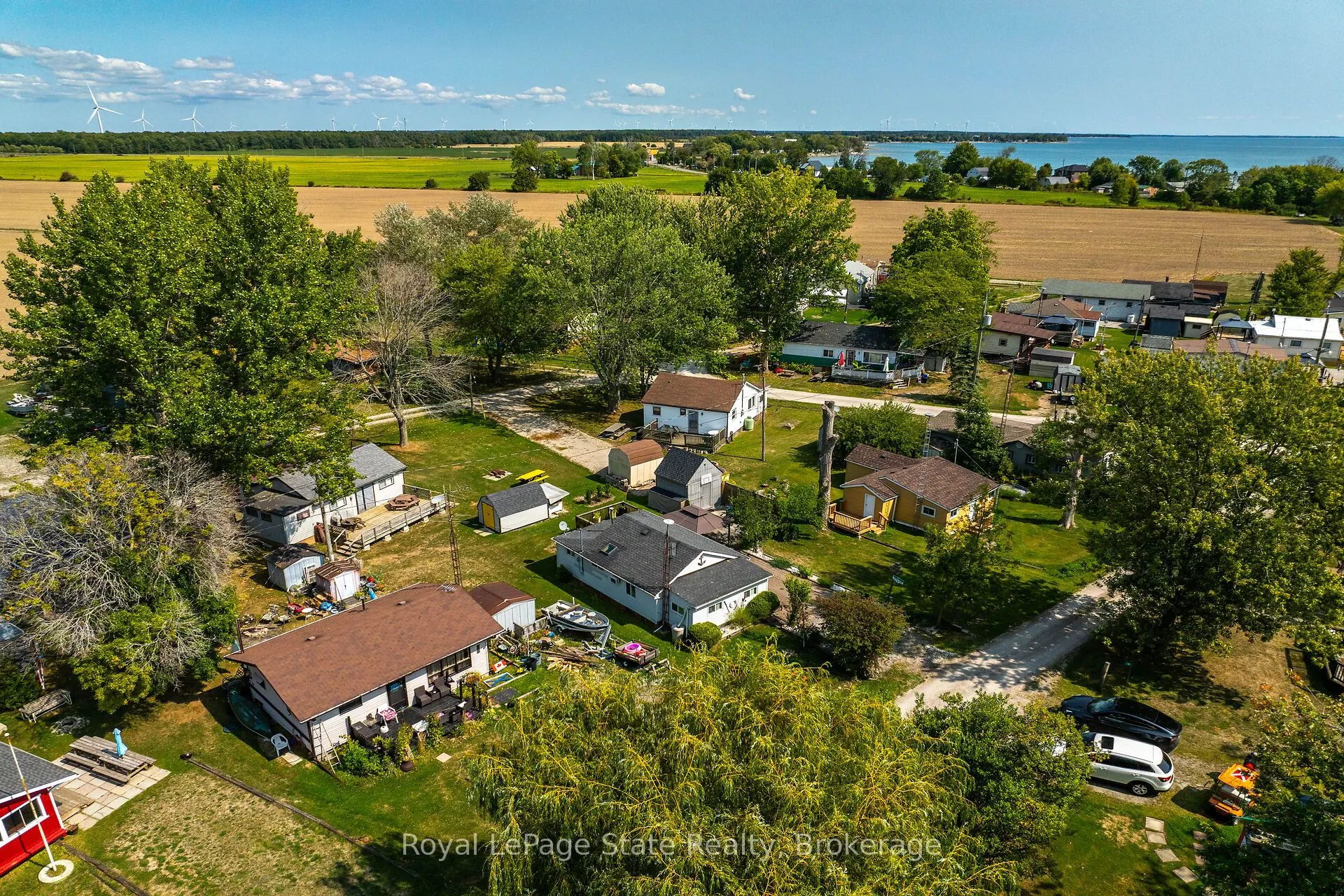 17 Maple Lane E