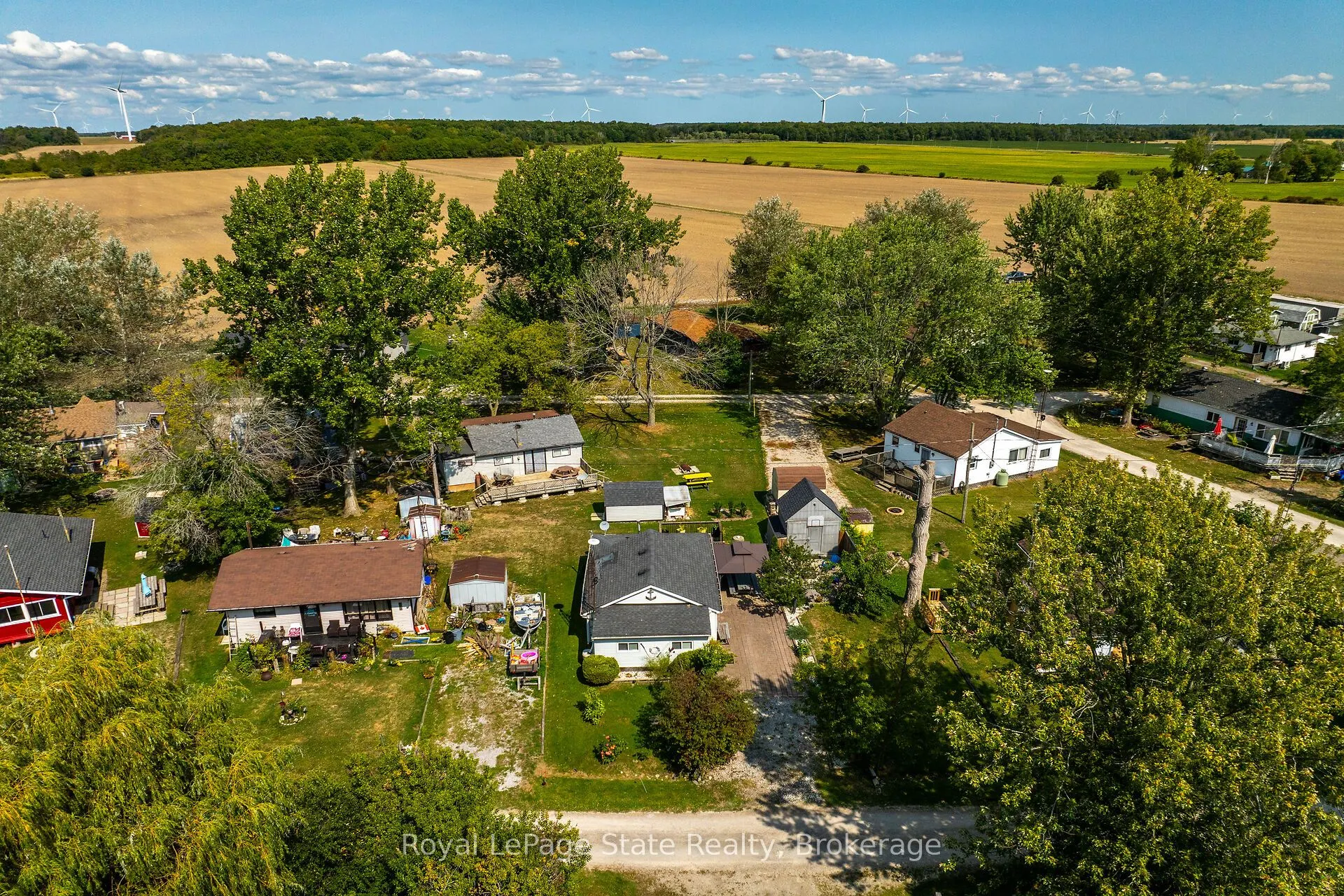 17 Maple Lane E