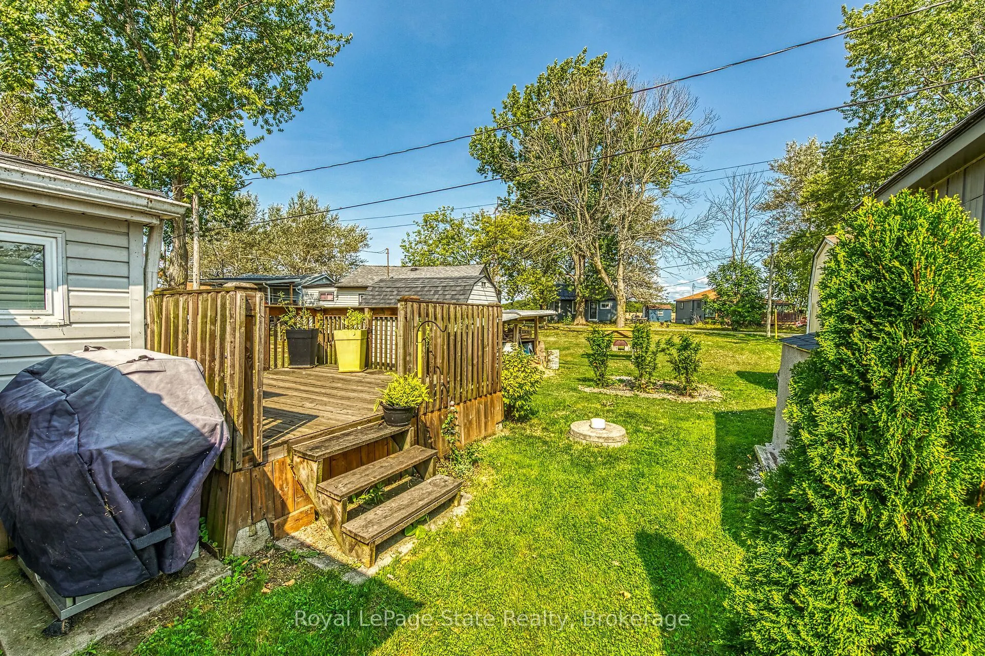 17 Maple Lane E