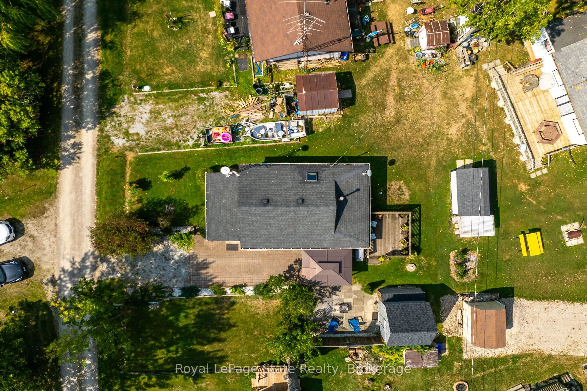 17 Maple Lane E