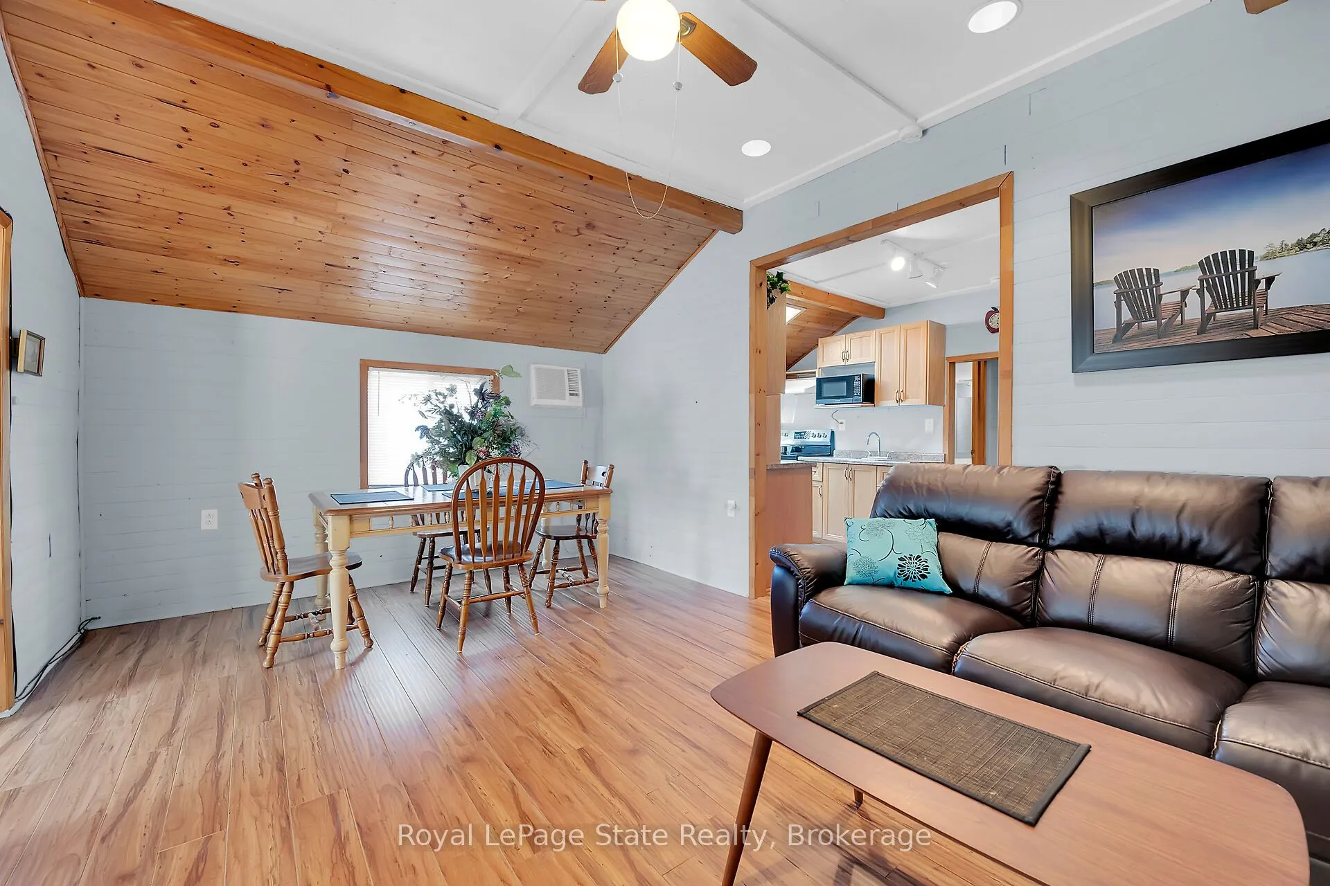 17 Maple Lane E