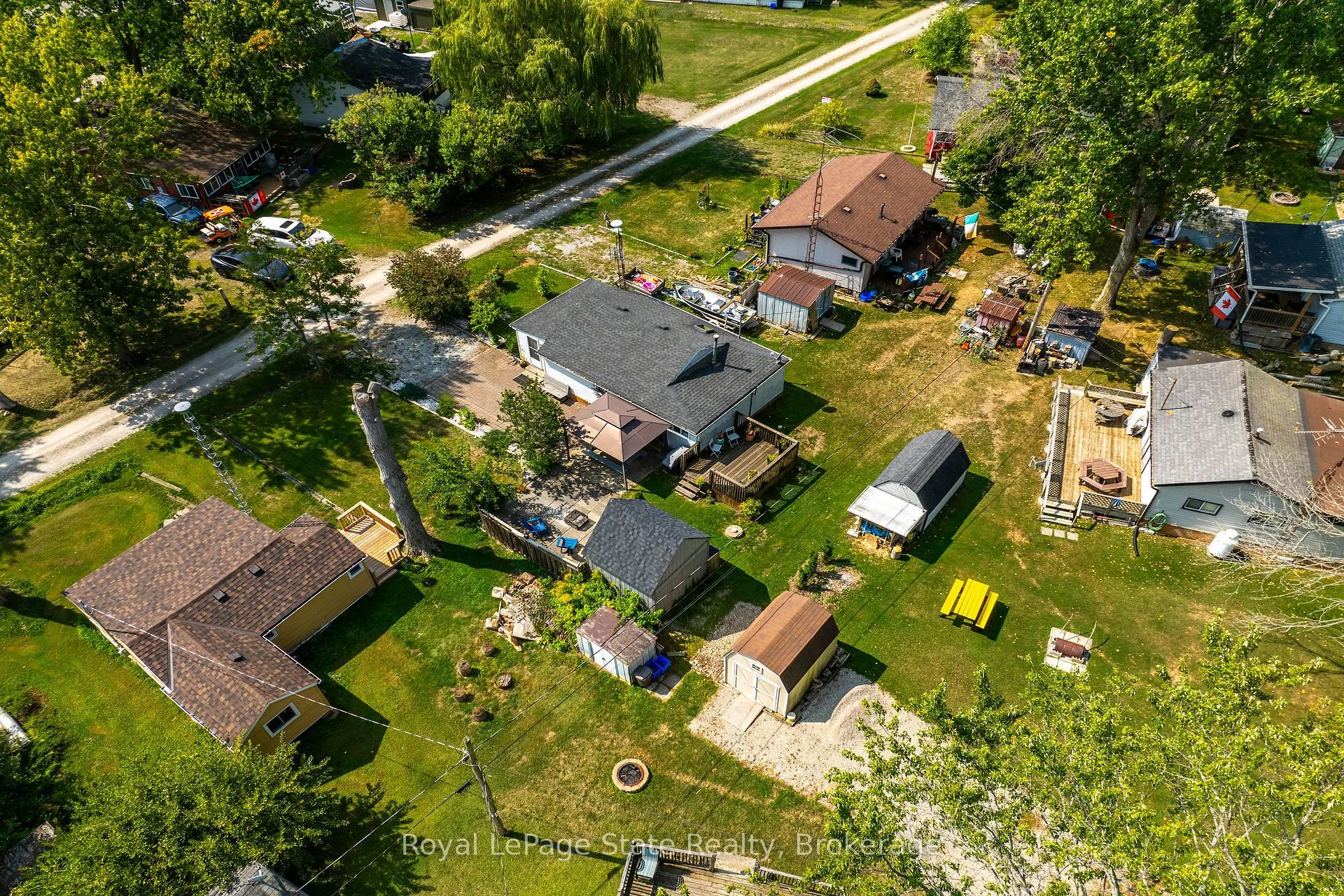 17 Maple Lane E