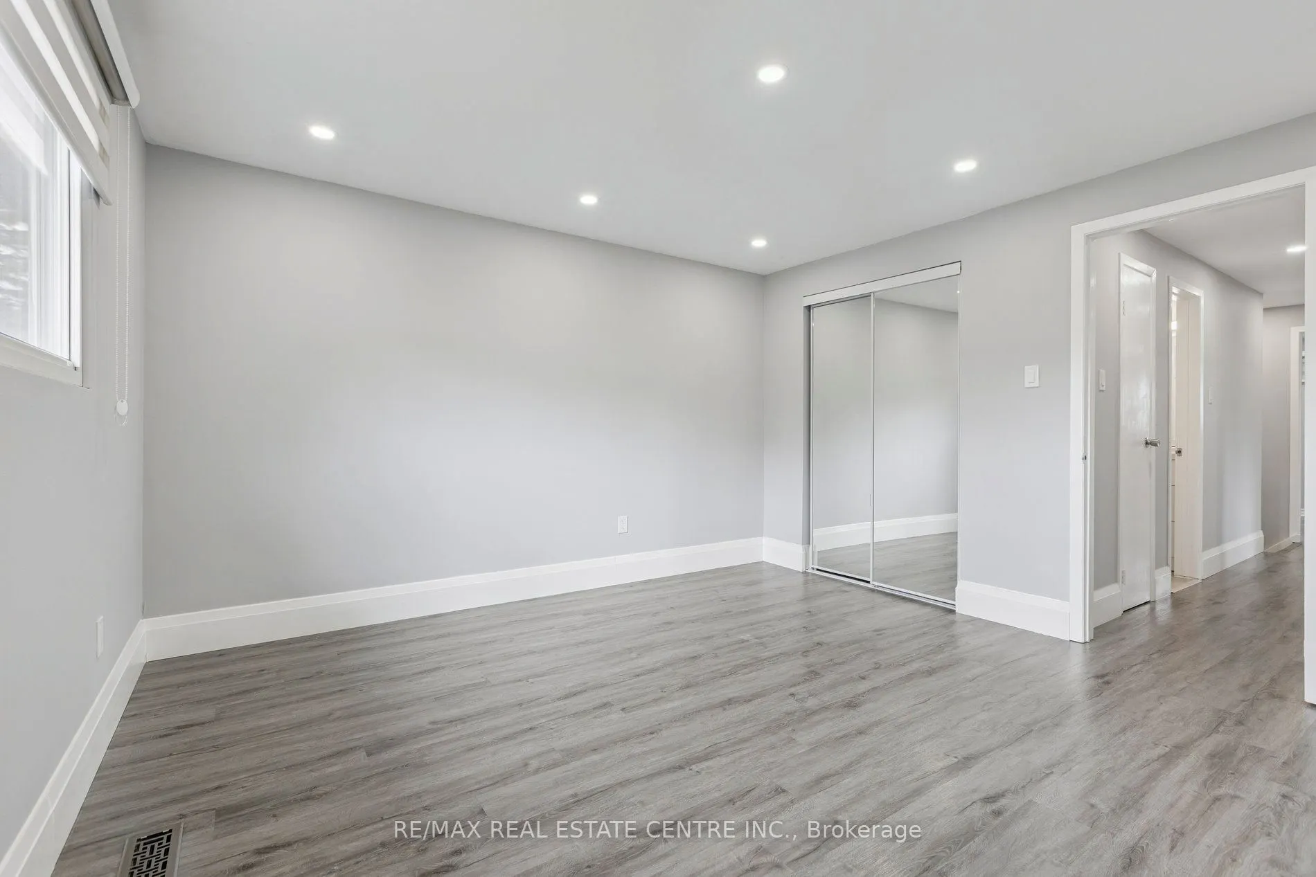 122 Mooregate Crescent