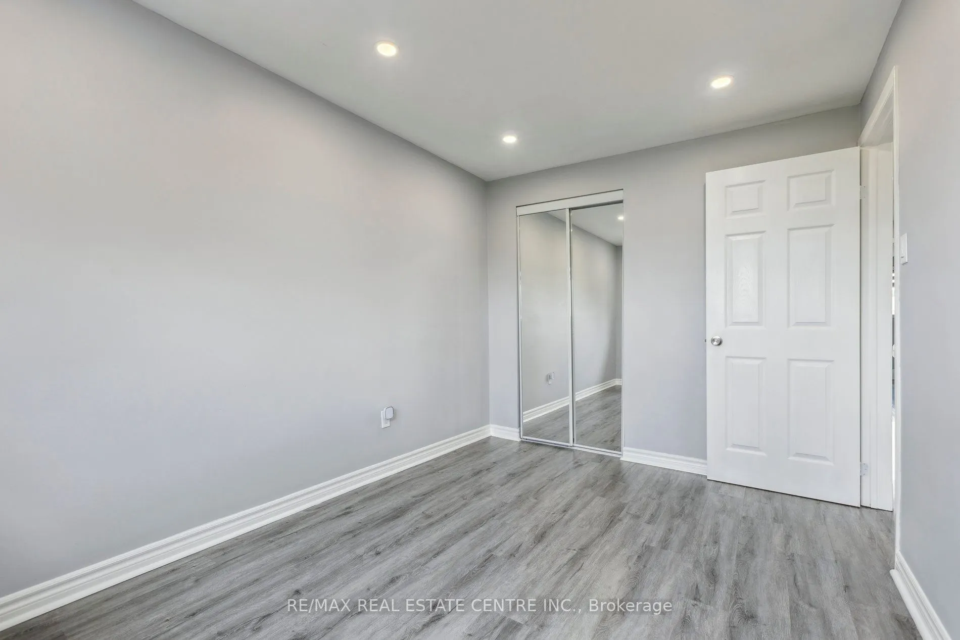 122 Mooregate Crescent