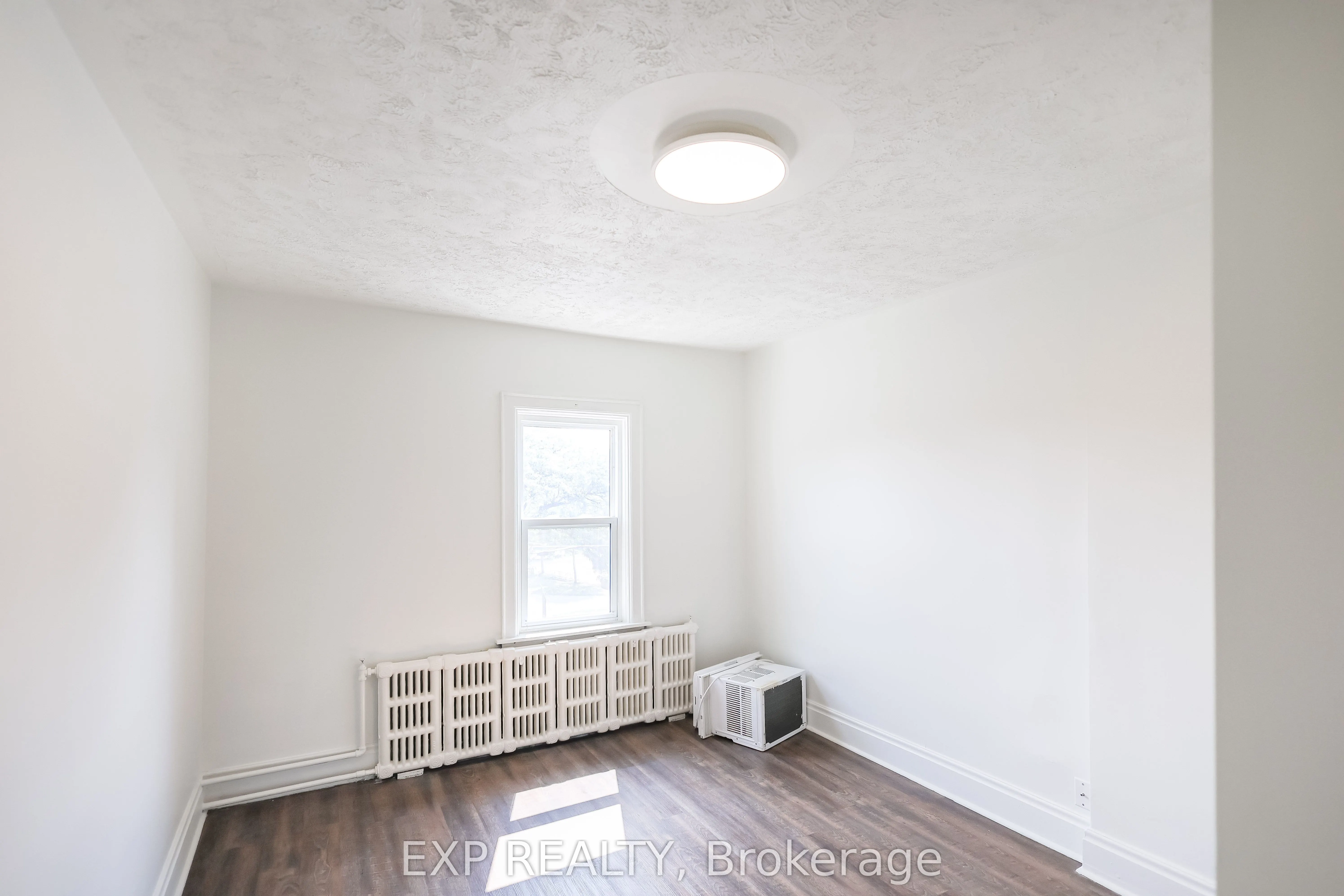 69 Victoria Avenue N, #3