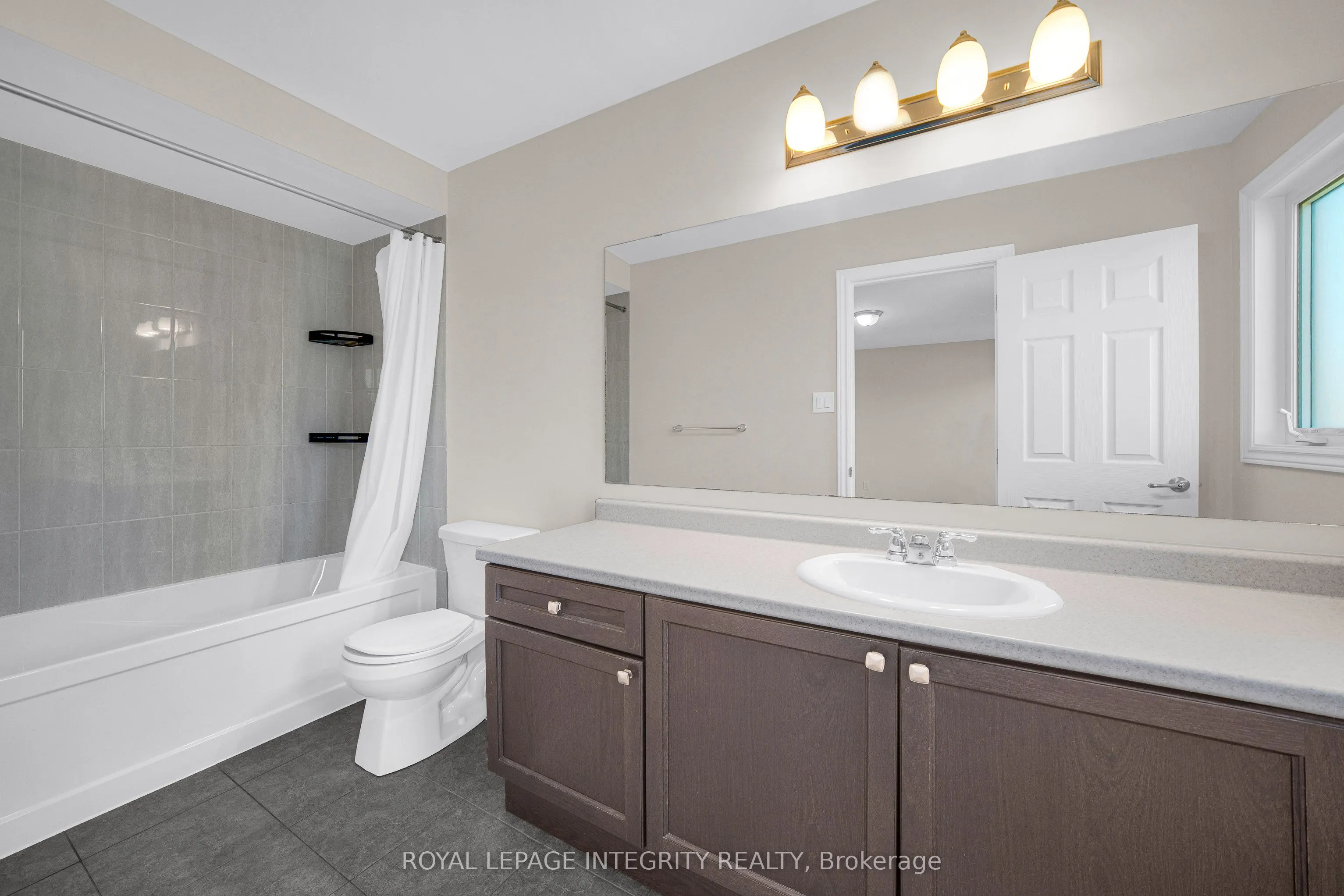 215 Merak Way
