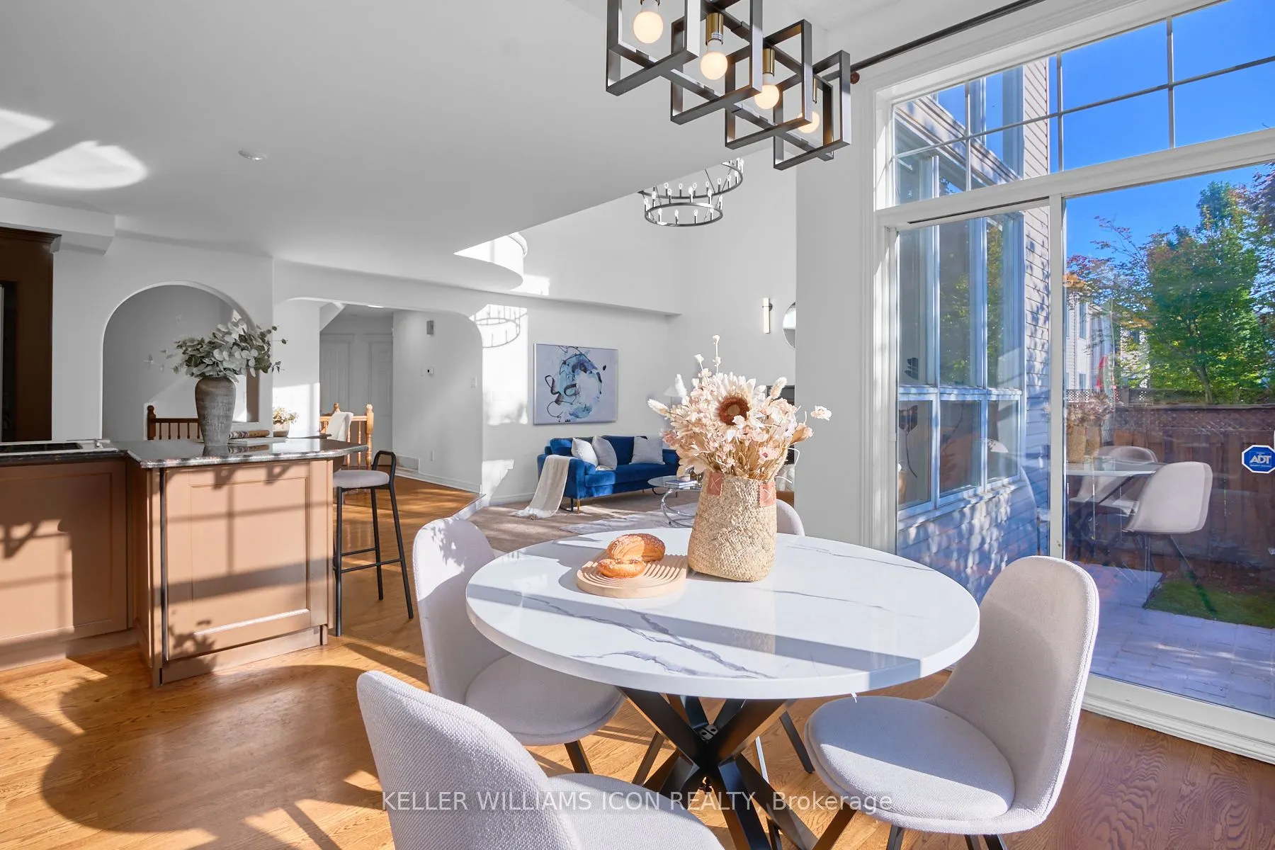 10 Pondhollow Way