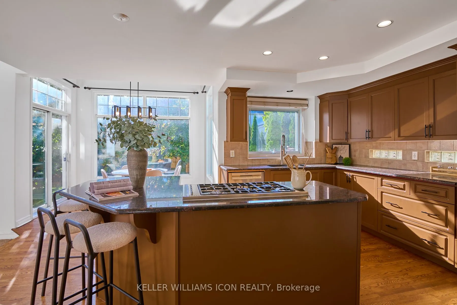 10 Pondhollow Way