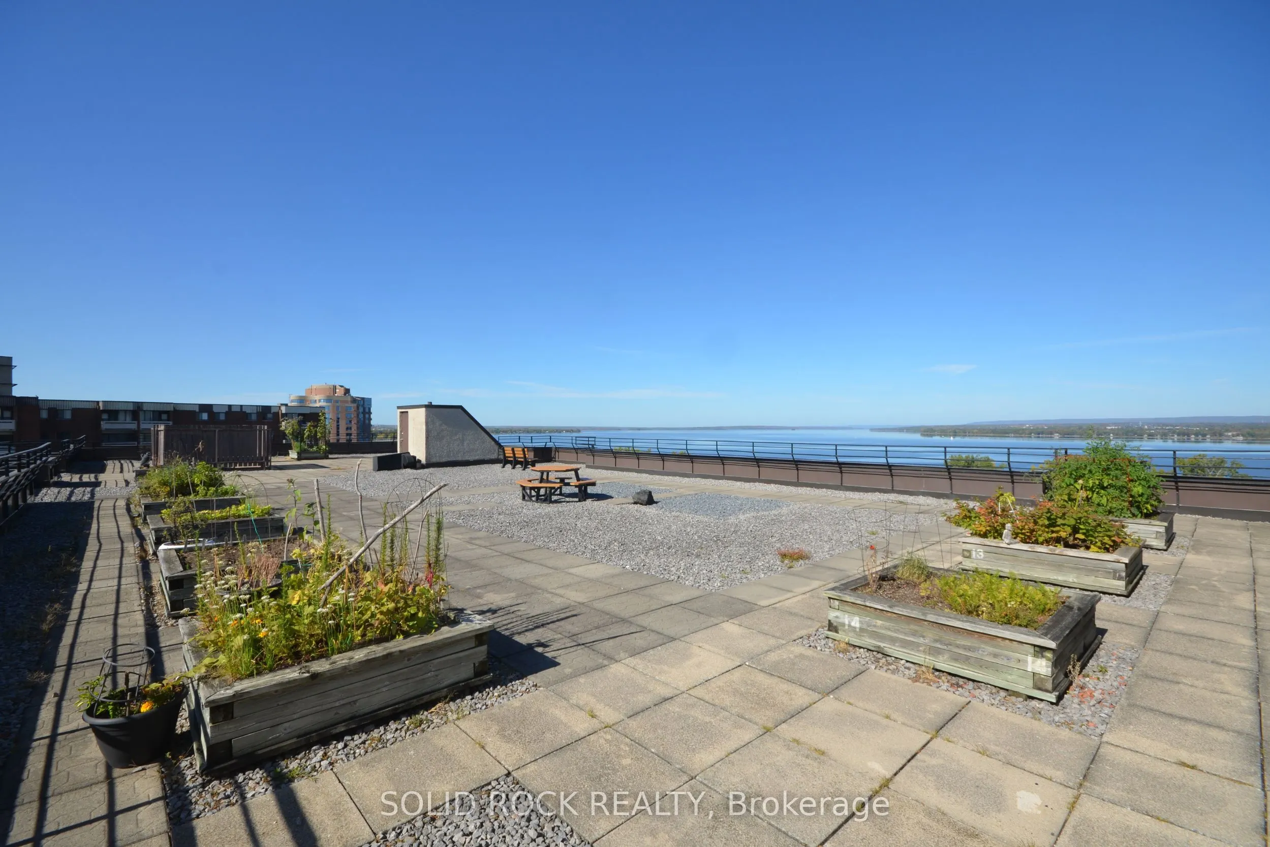 3100 Carling Avenue, #812