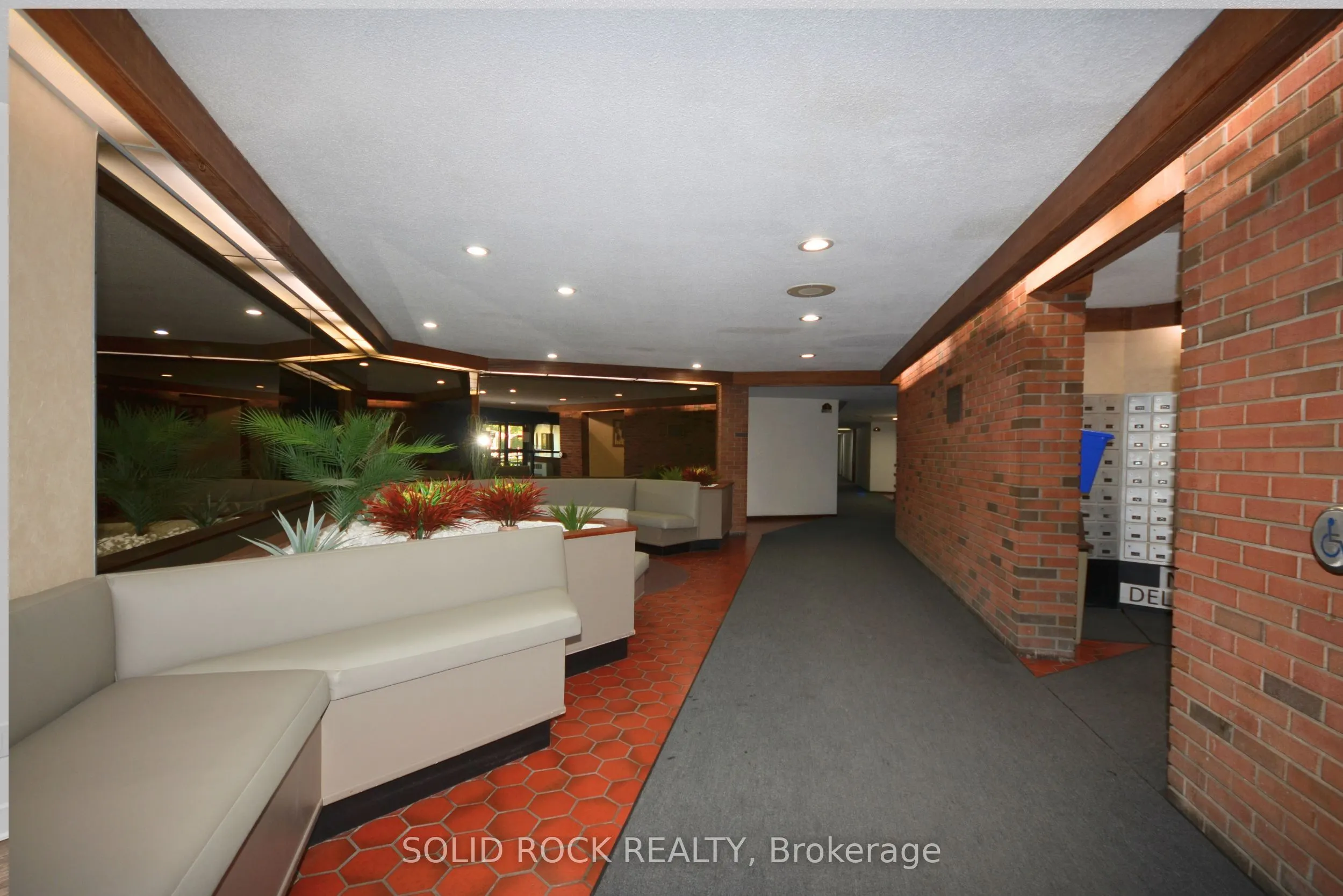 3100 Carling Avenue, #812