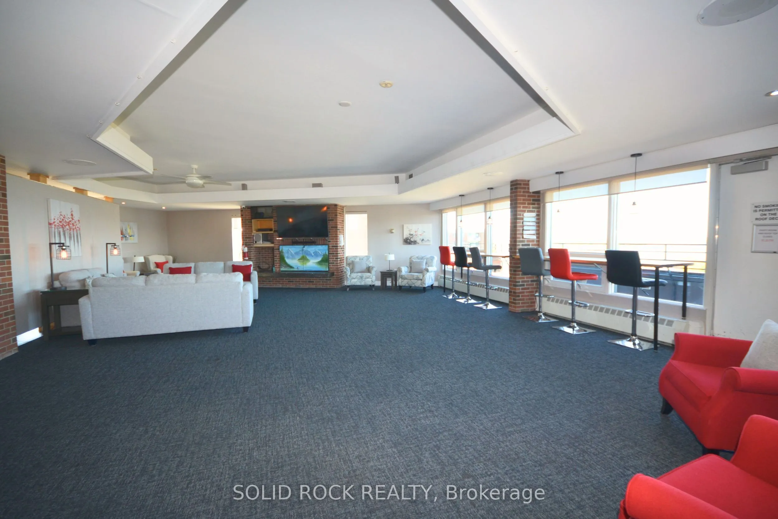 3100 Carling Avenue, #812