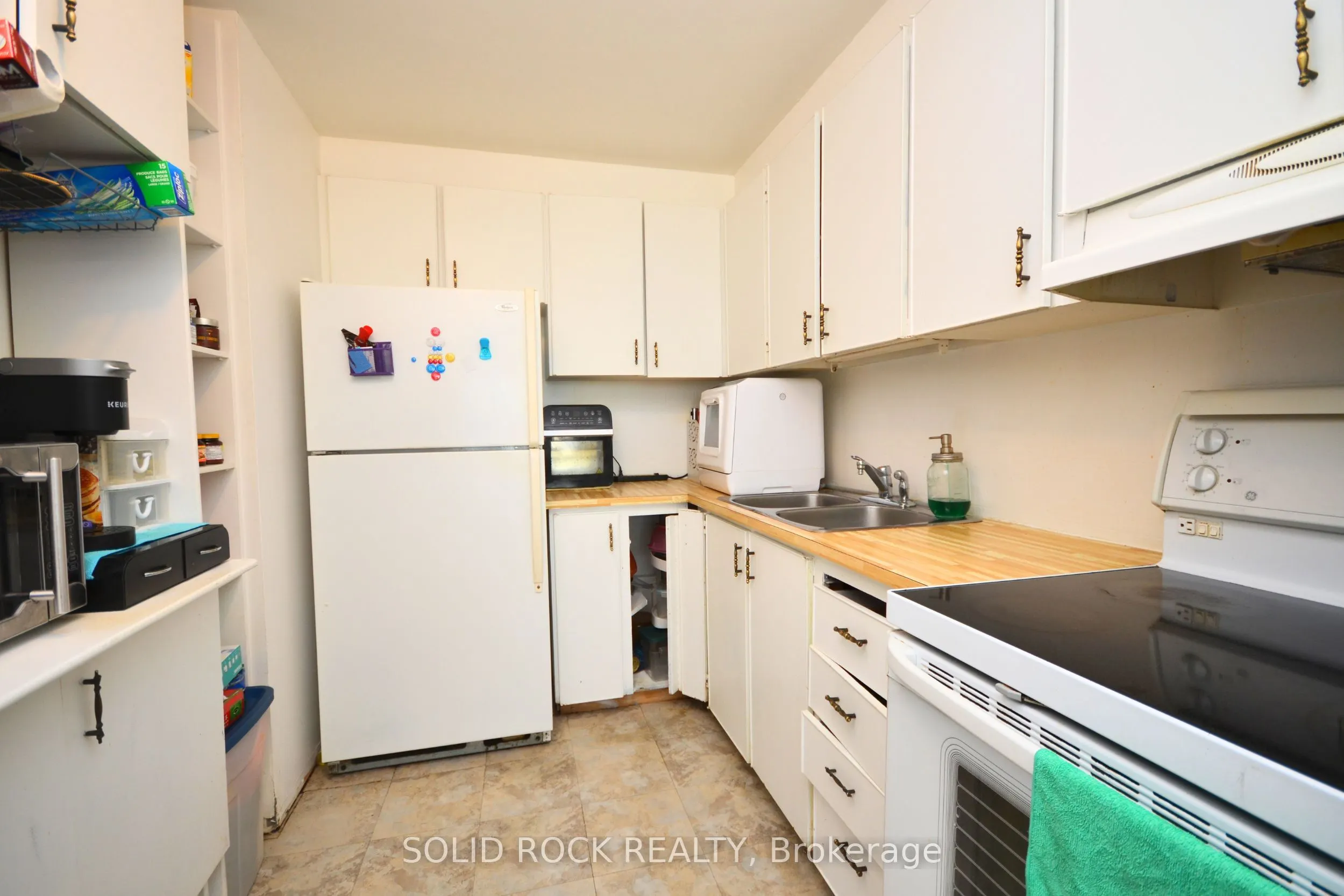 3100 Carling Avenue, #812