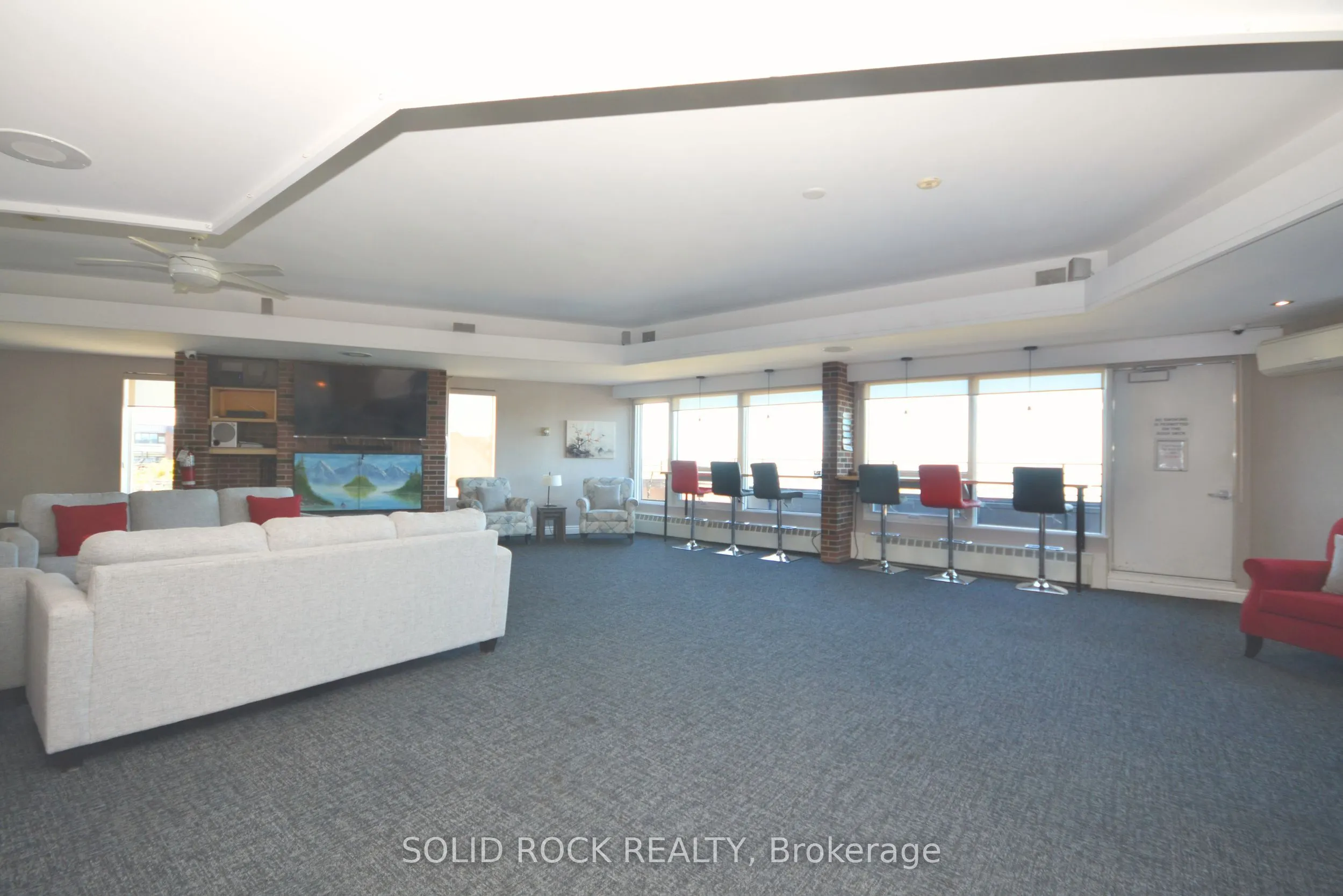 3100 Carling Avenue, #812