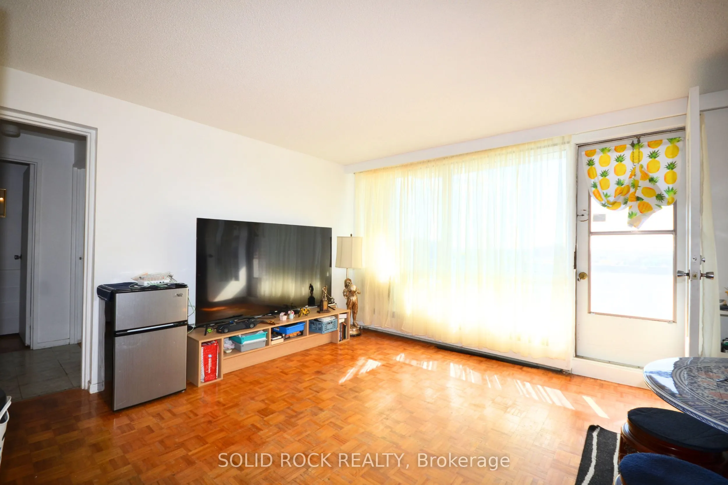 3100 Carling Avenue, #812