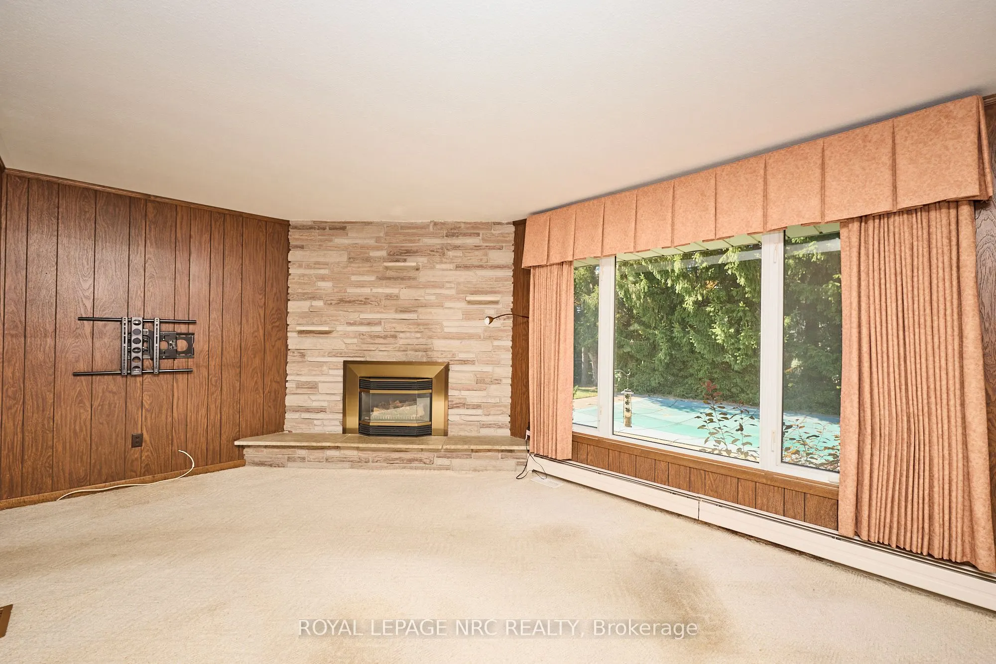 125 DALEVIEW Drive