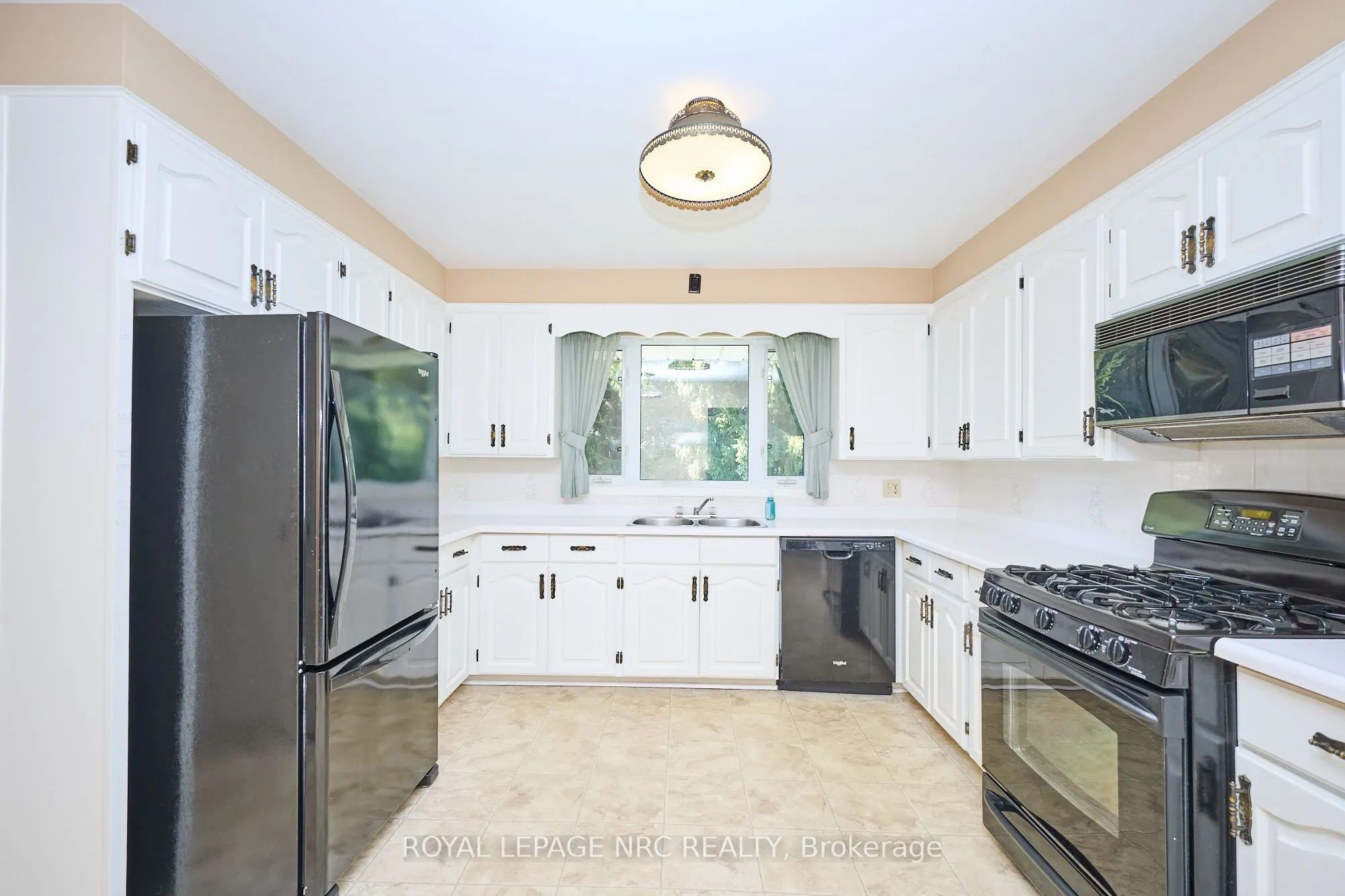 125 DALEVIEW Drive