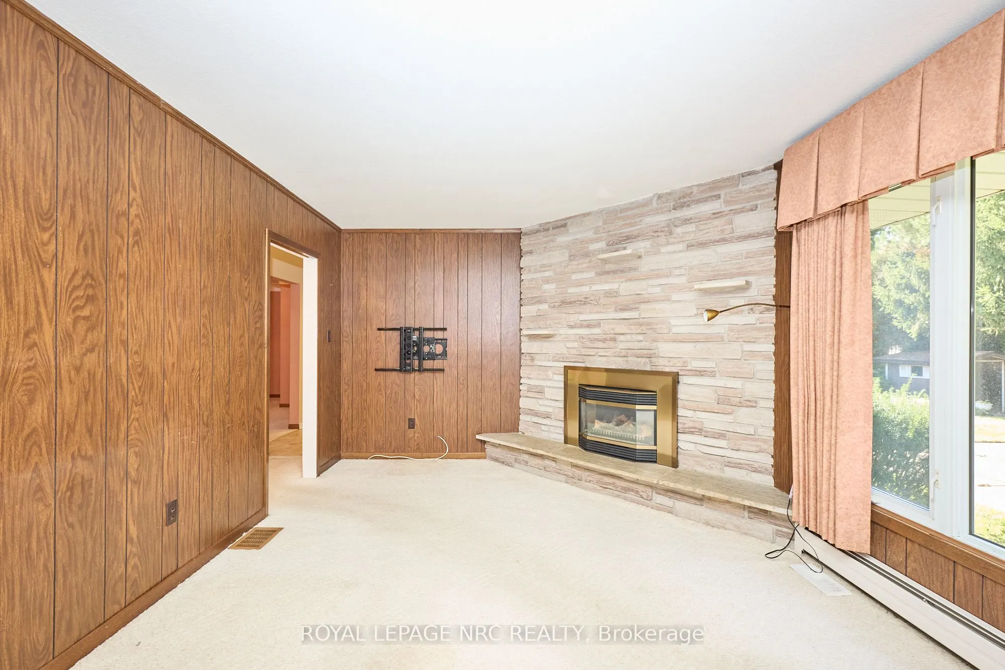 125 DALEVIEW Drive