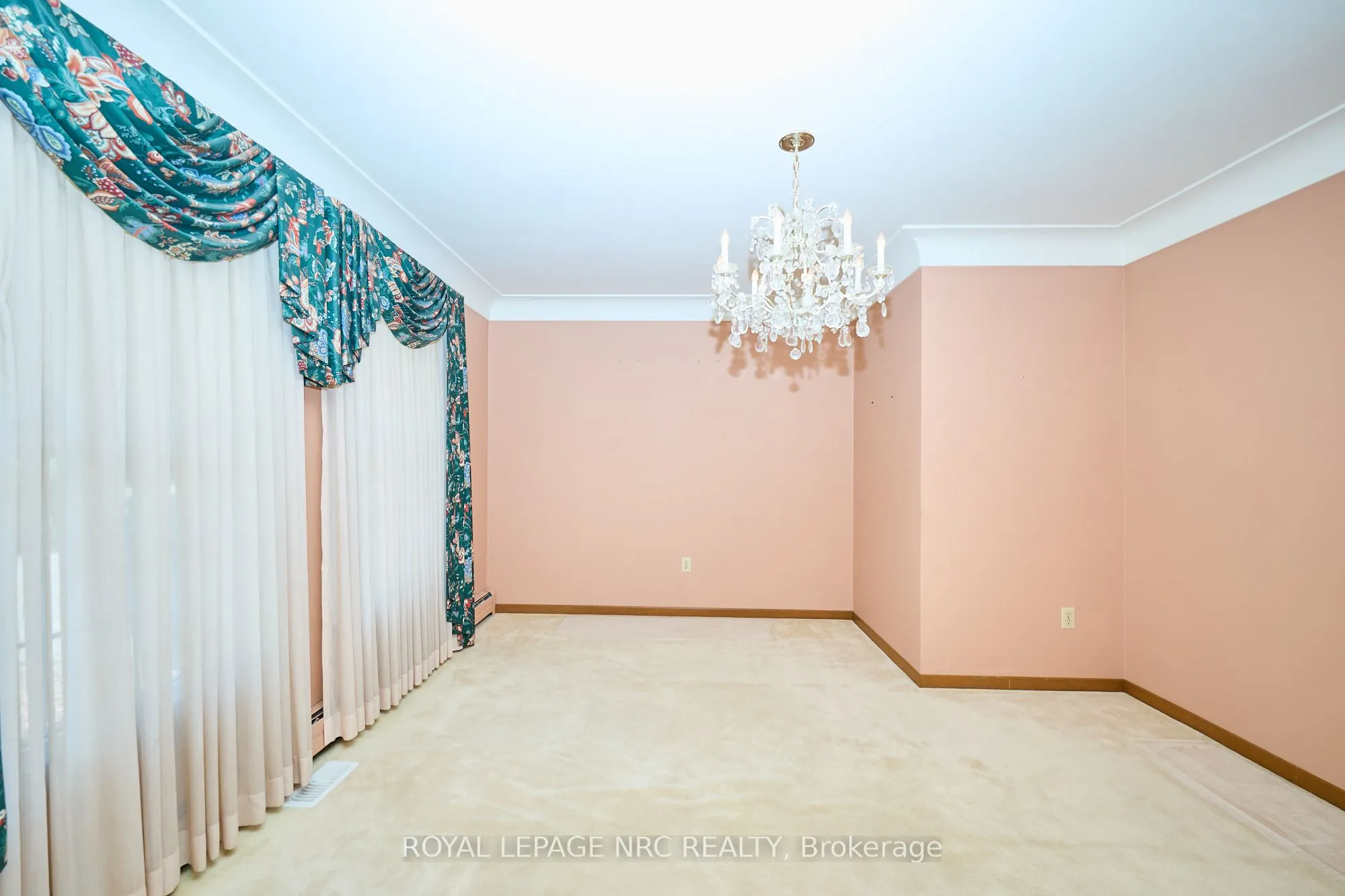 125 DALEVIEW Drive