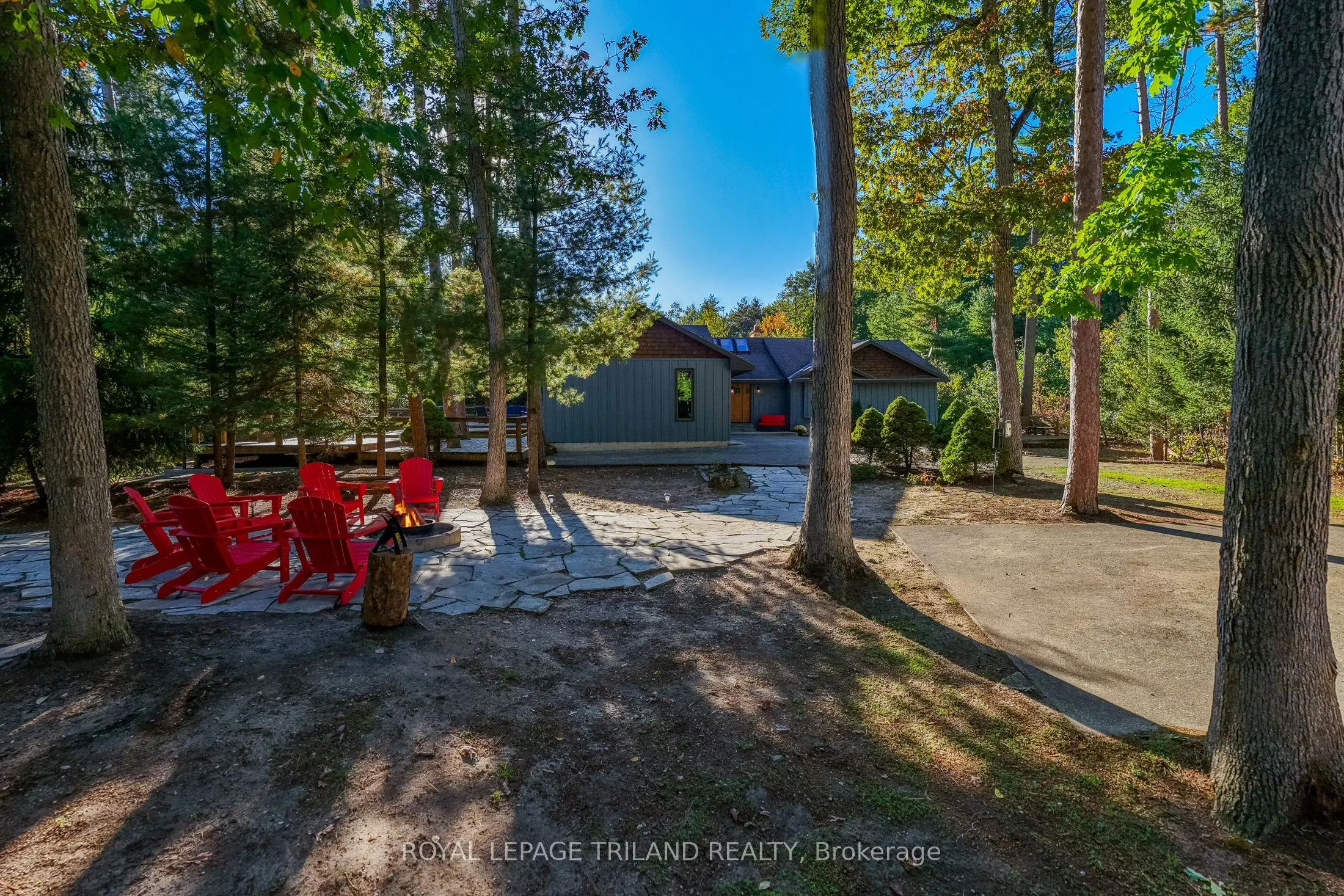 10395 PINETREE Drive