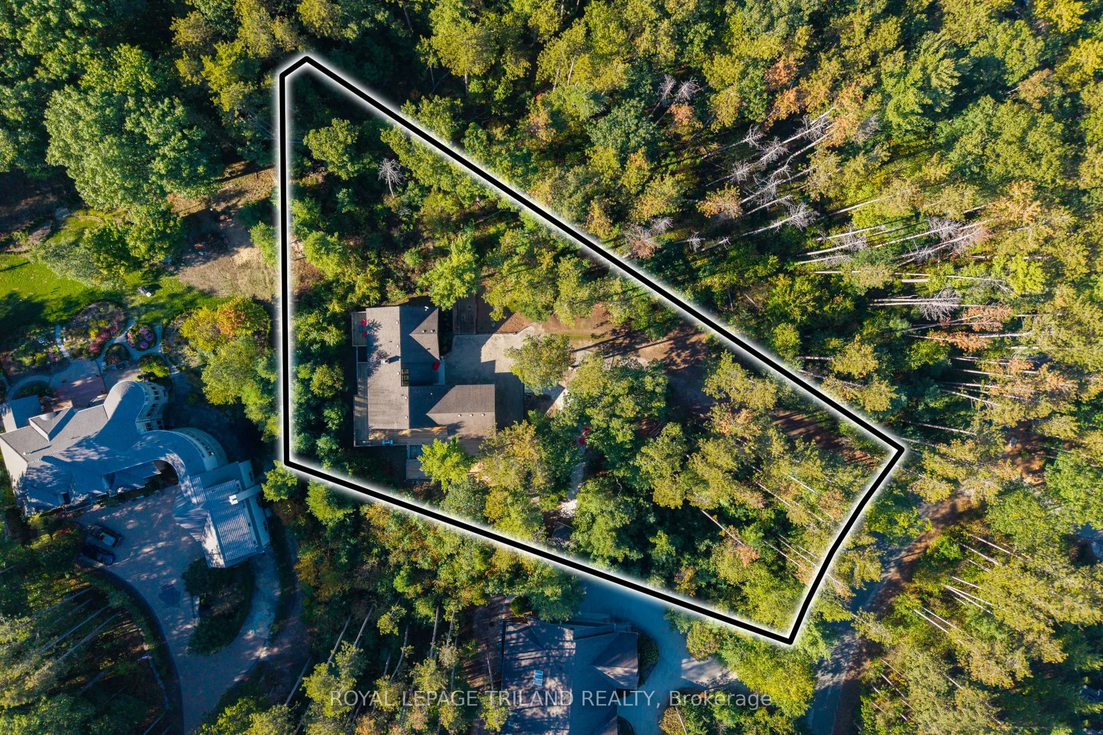 10395 PINETREE Drive
