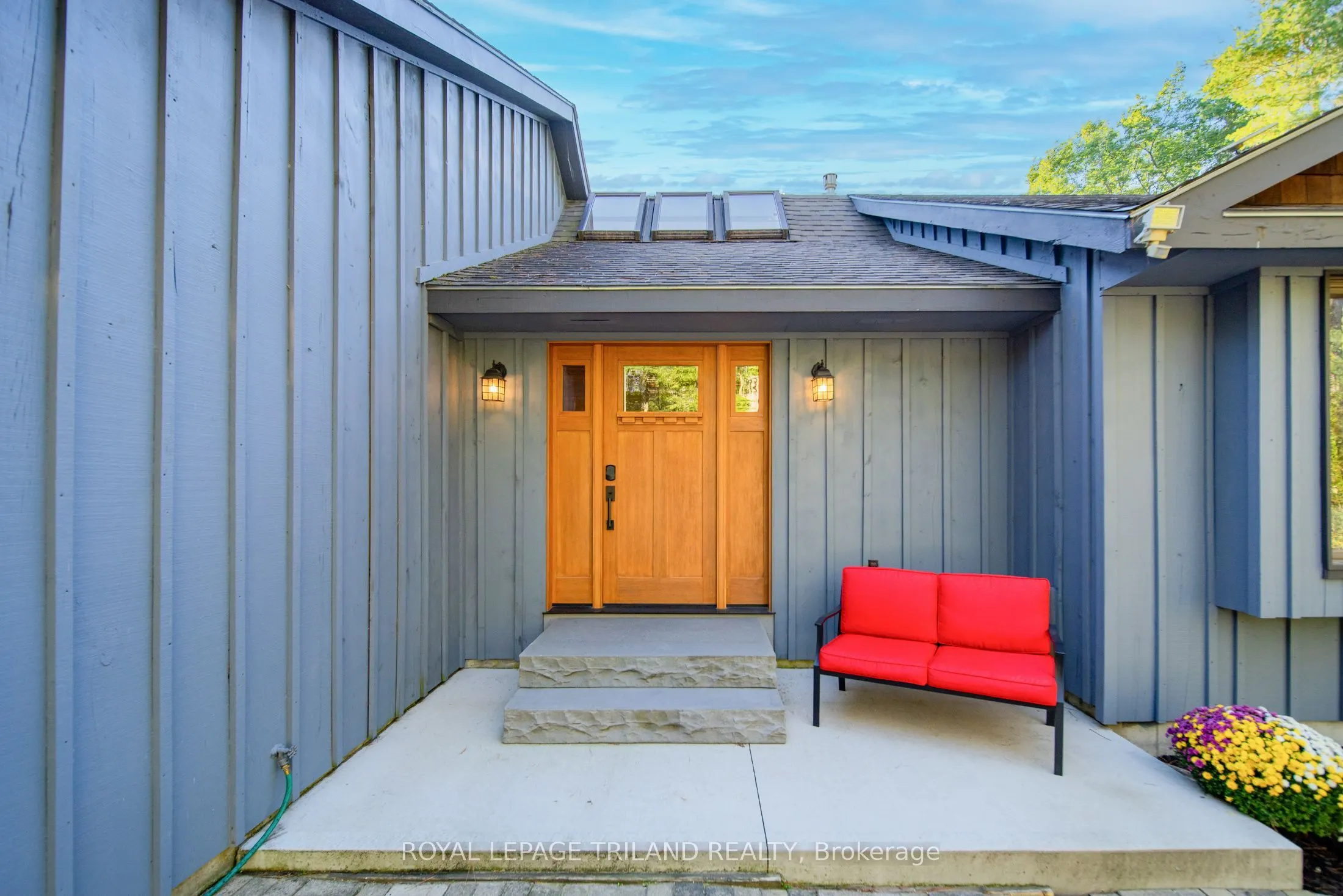 10395 PINETREE Drive