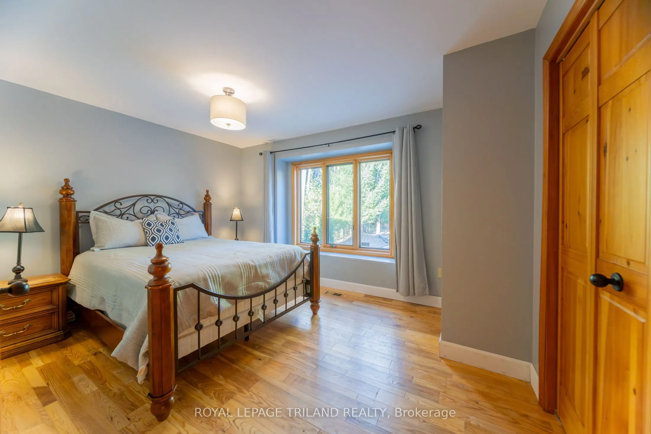 10395 PINETREE Drive