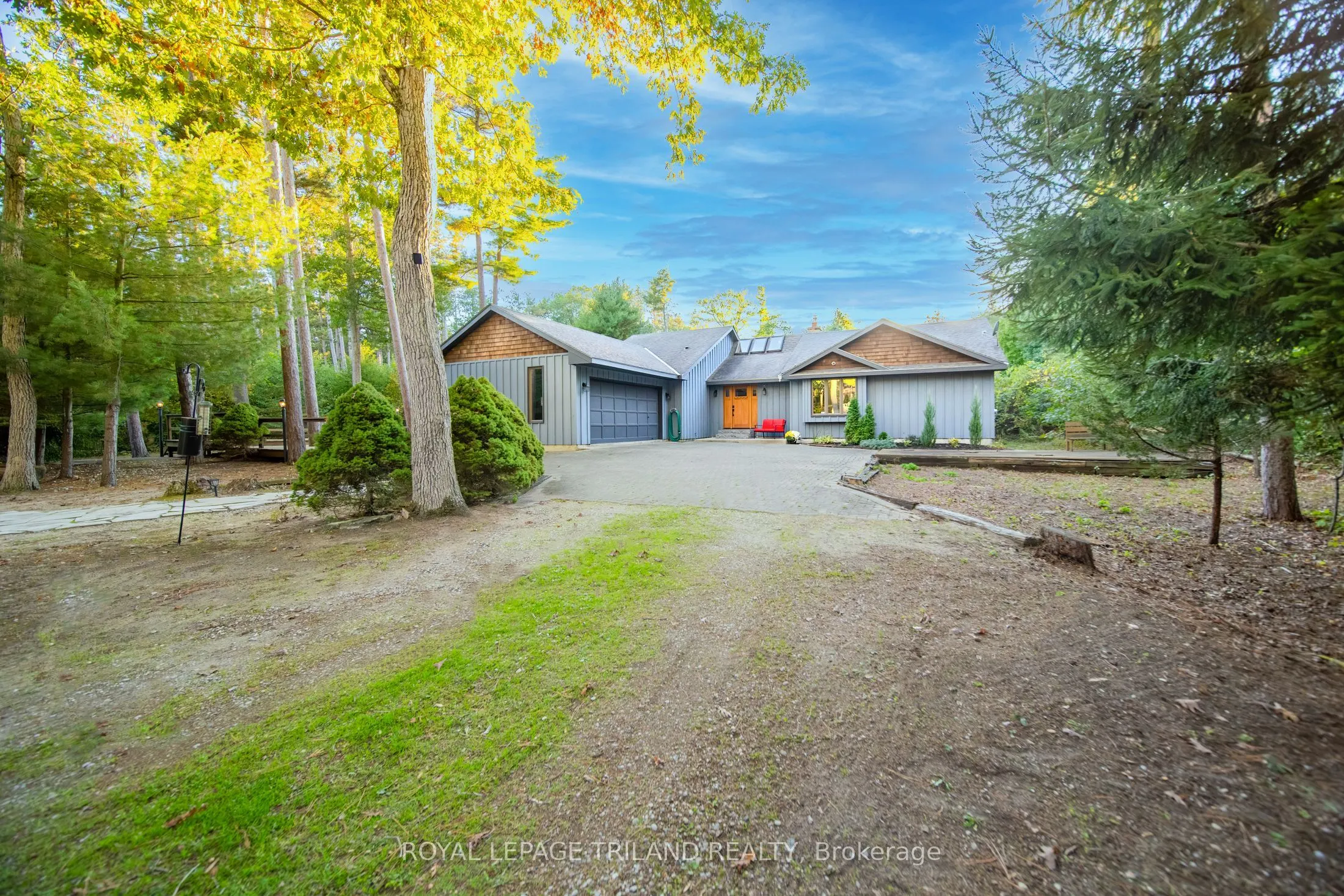 10395 PINETREE Drive