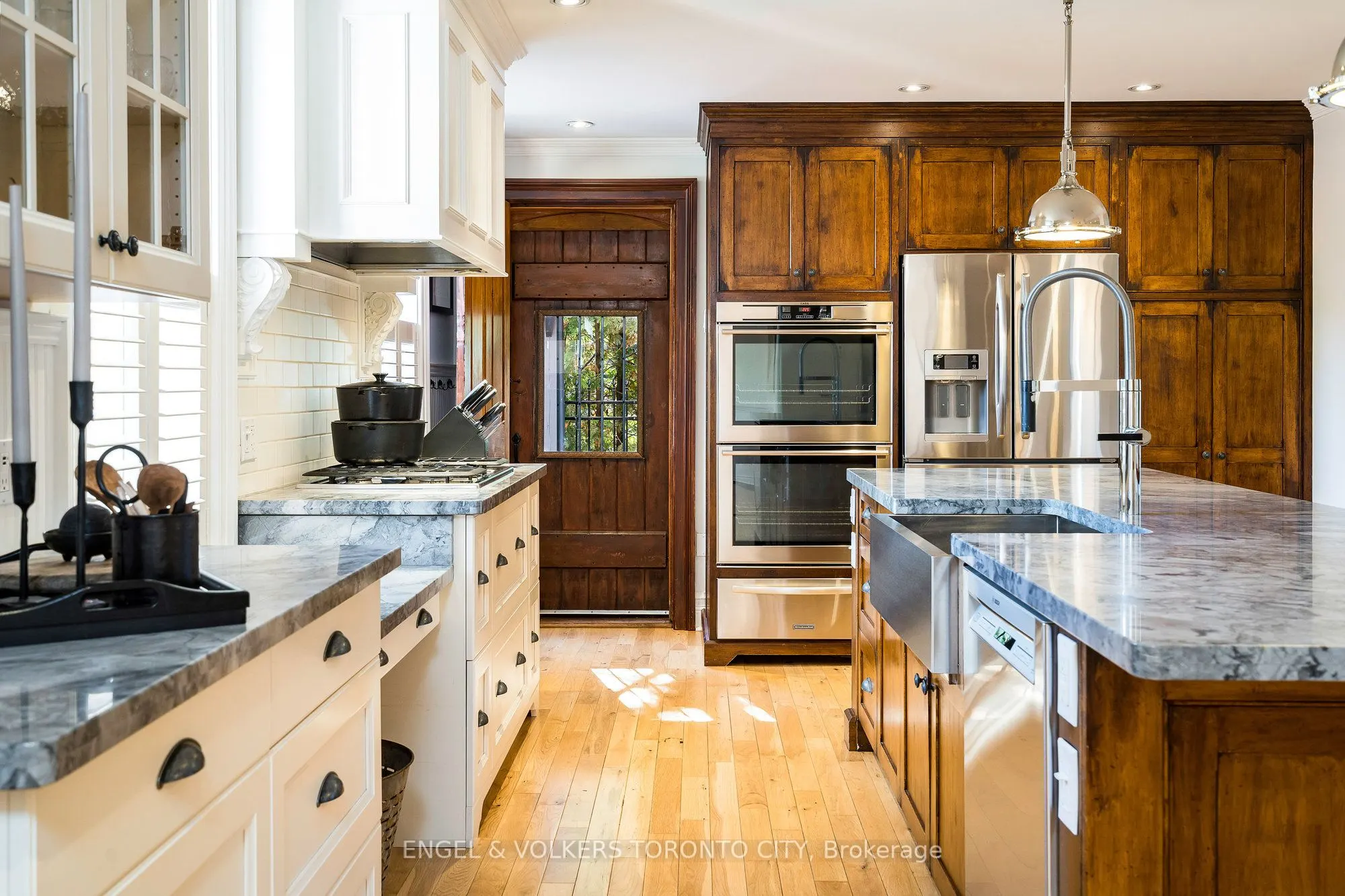 13 Huron Street W