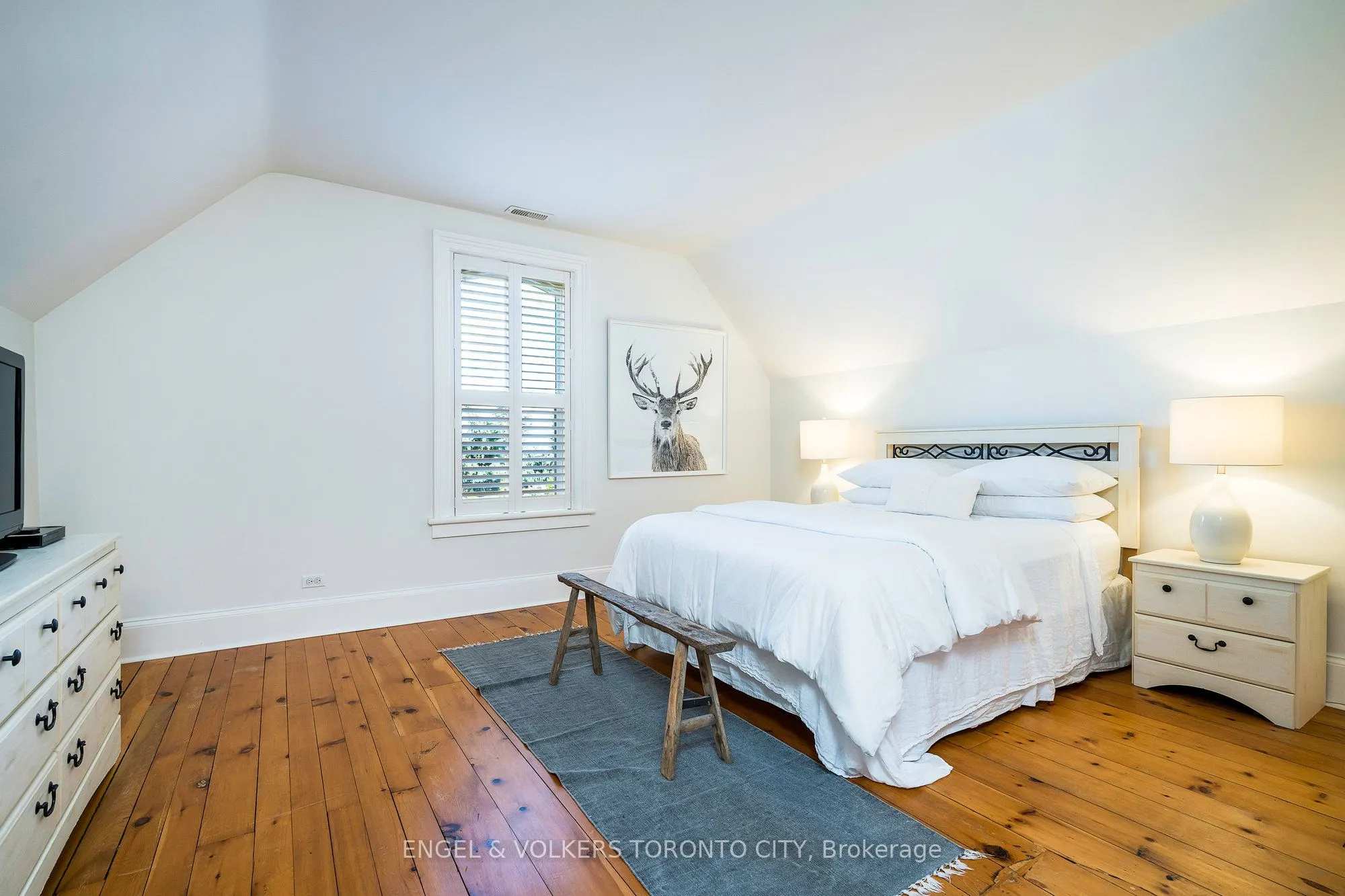 13 Huron Street W