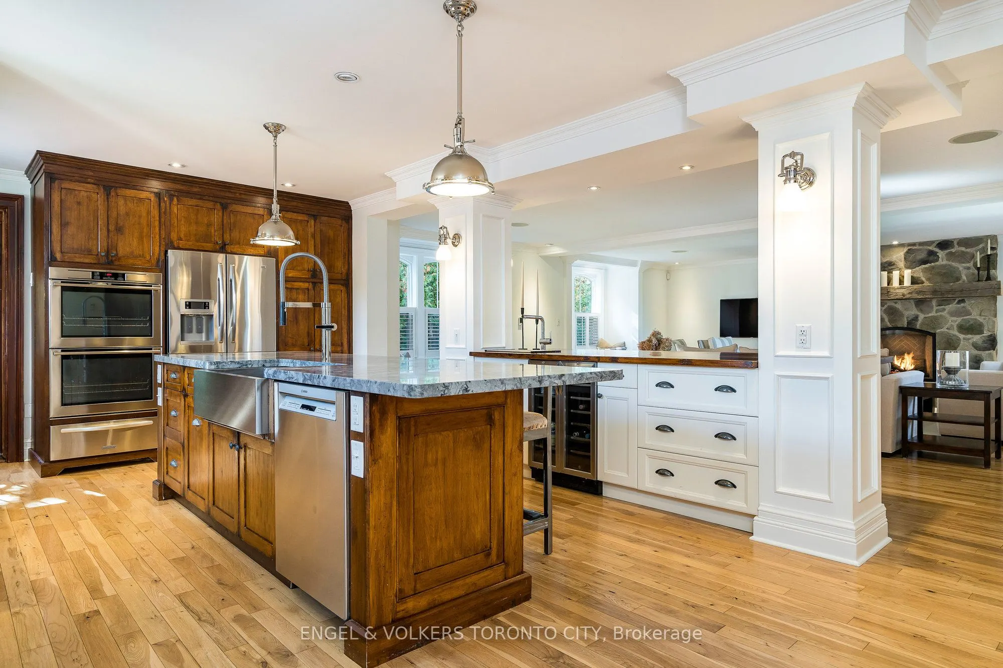 13 Huron Street W