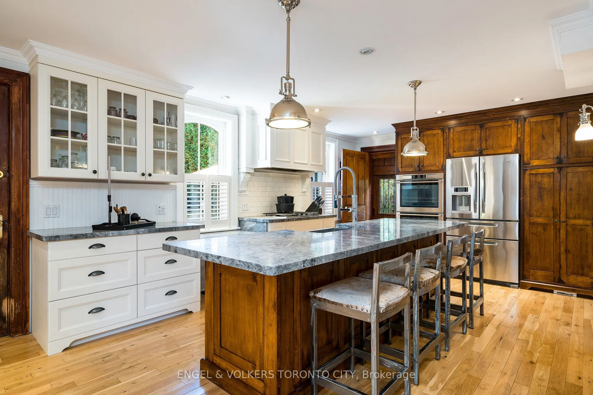 13 Huron Street W
