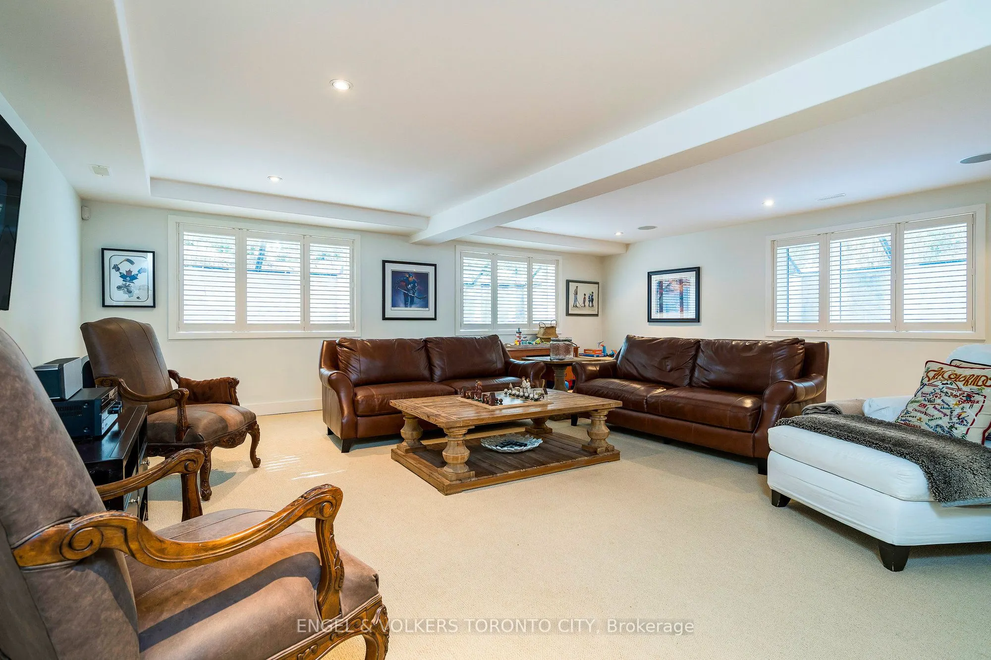 13 Huron Street W