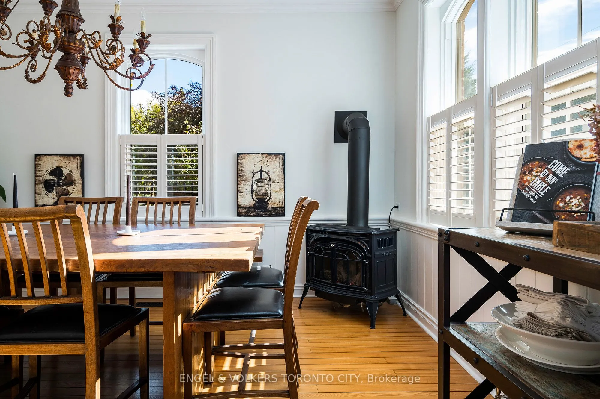 13 Huron Street W