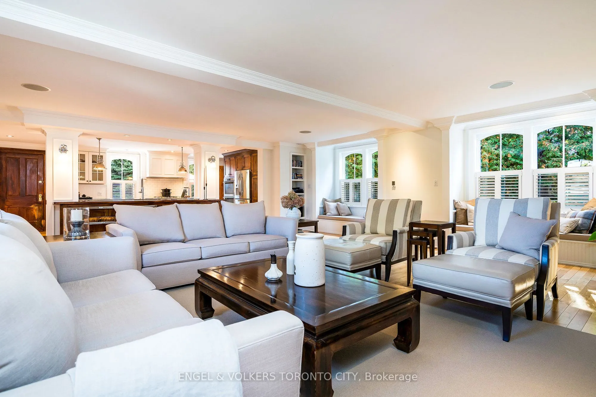 13 Huron Street W