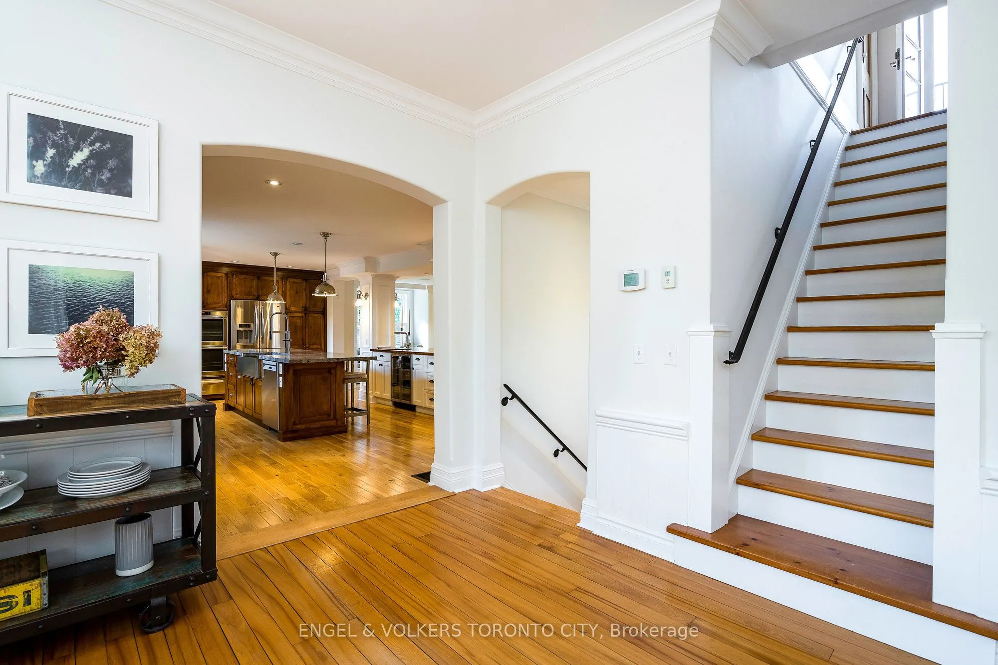 13 Huron Street W