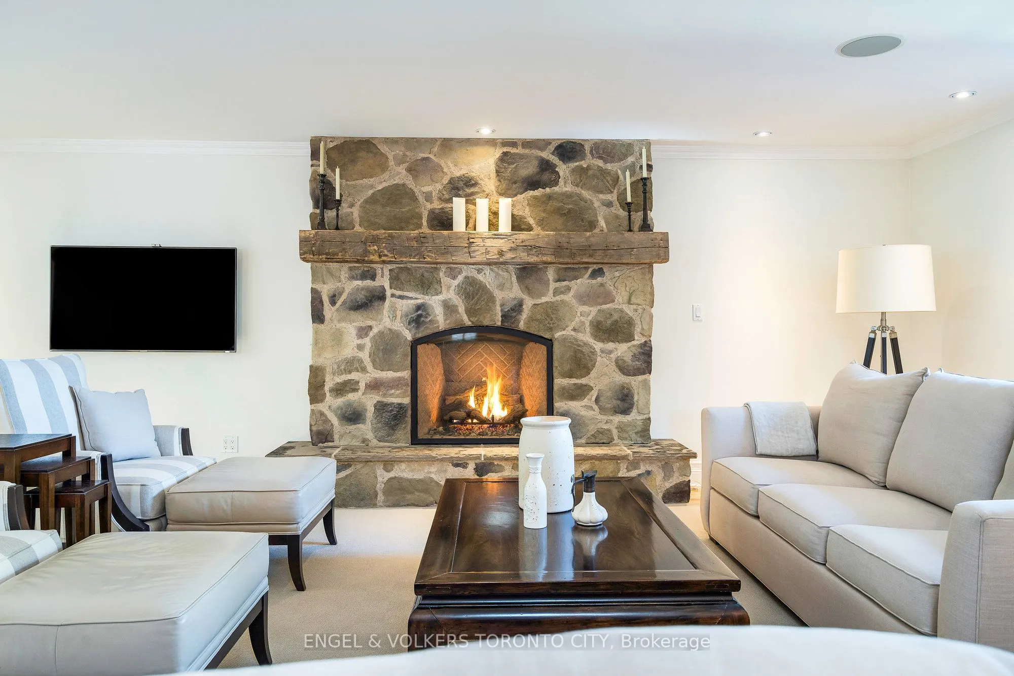13 Huron Street W