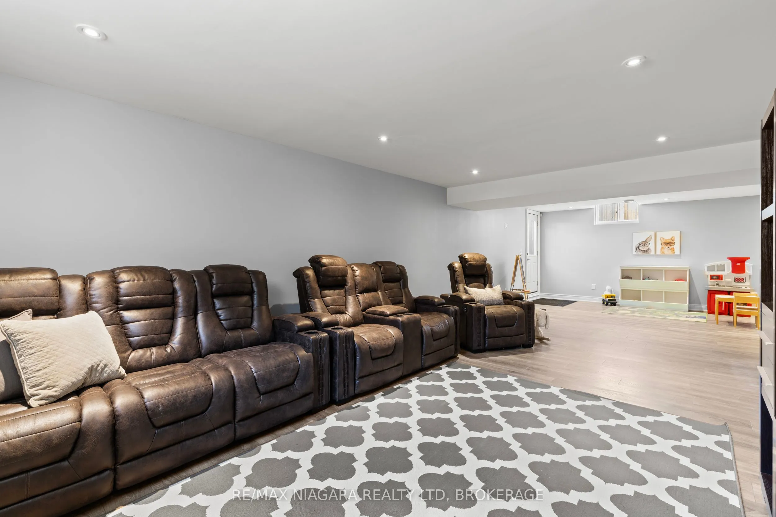 55 Spruce Crescent