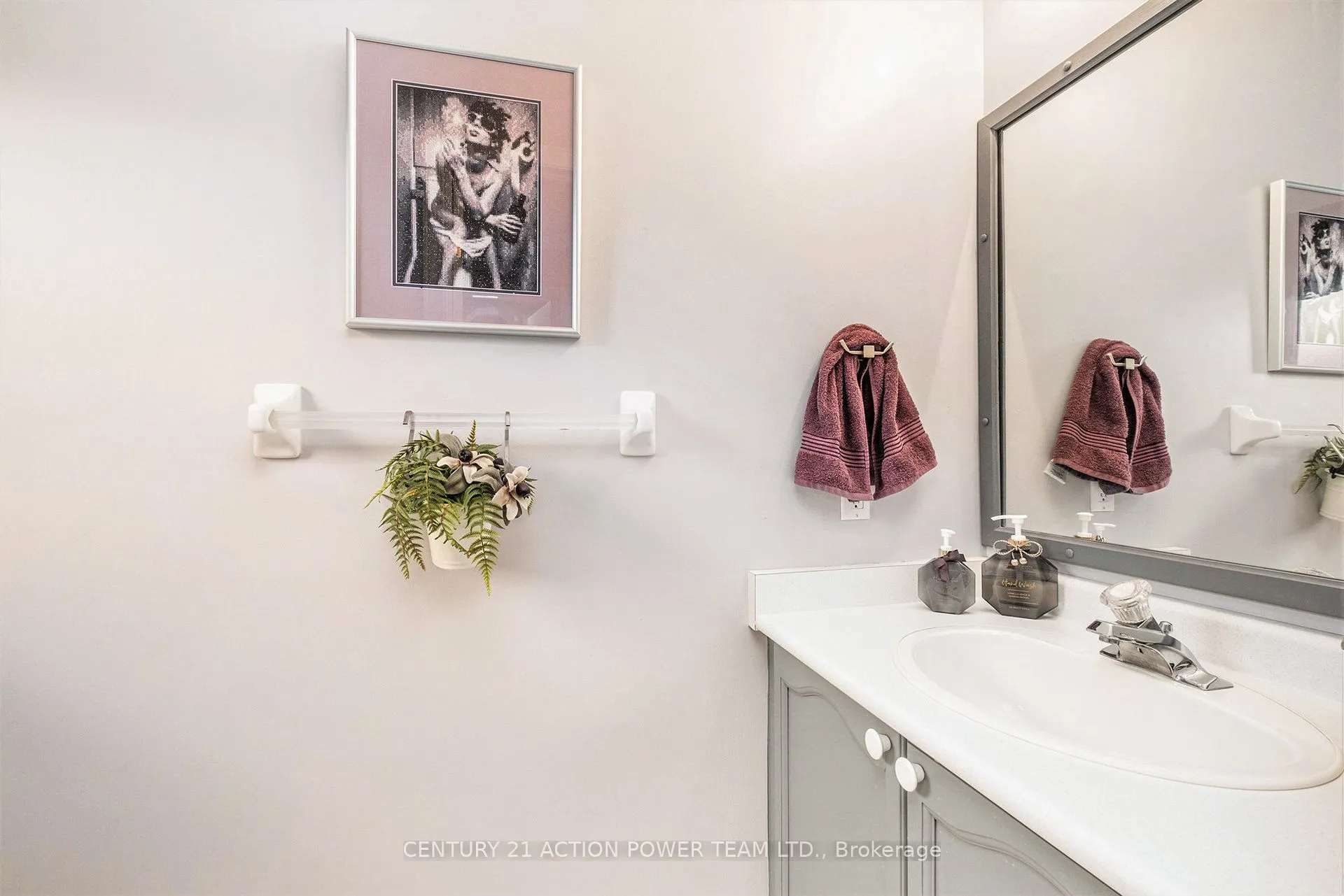 167 GRENADIER Way