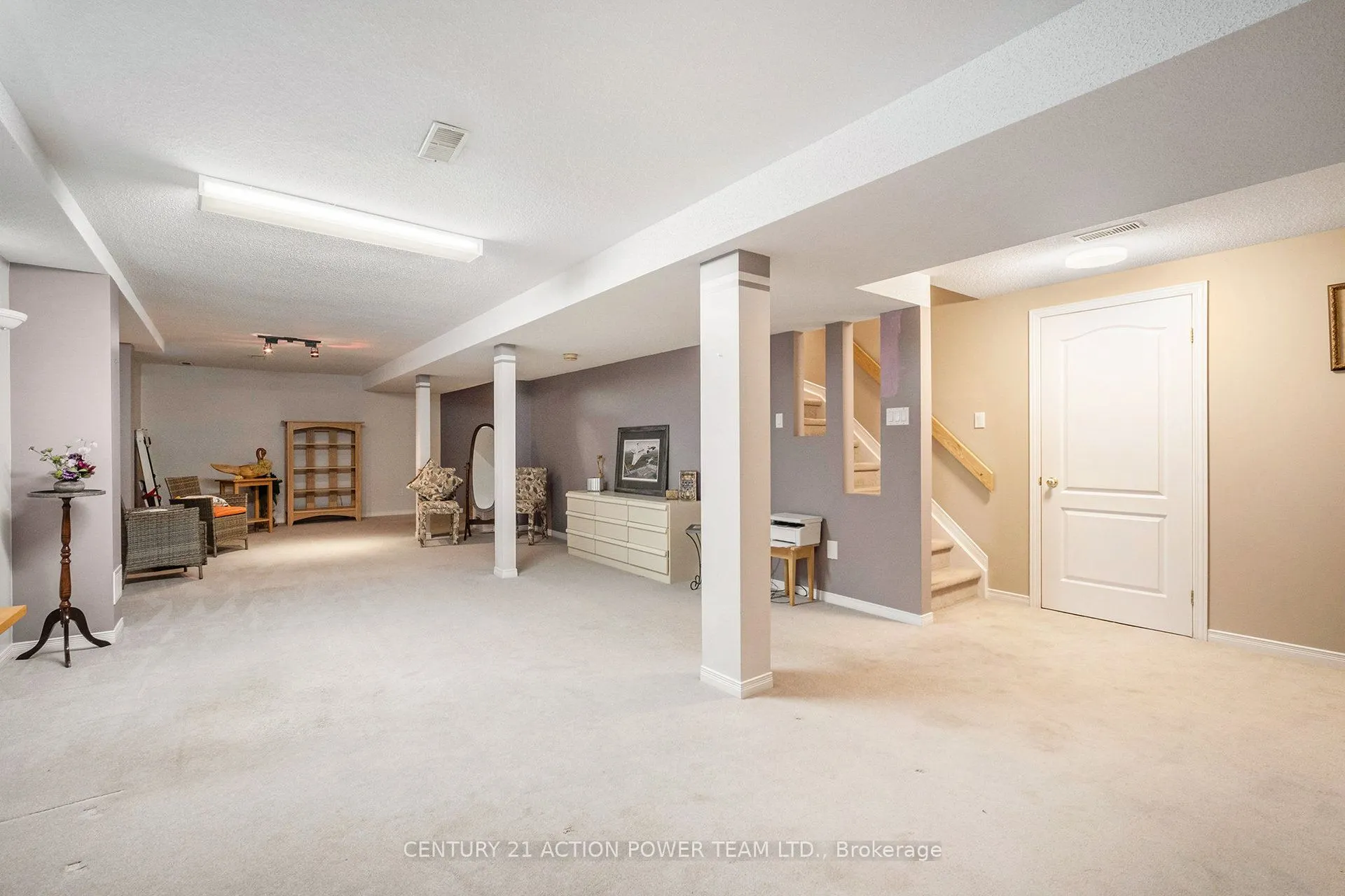 167 GRENADIER Way
