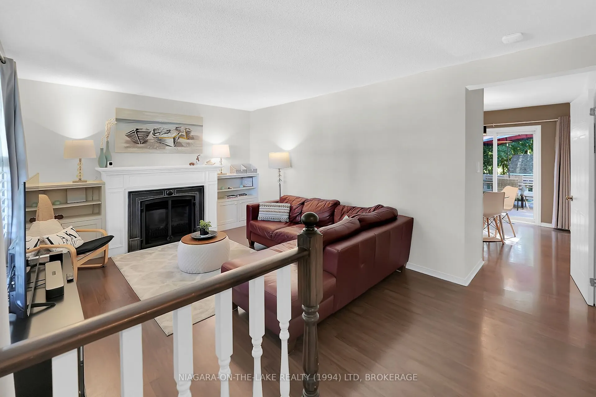 8 Lakeside Drive