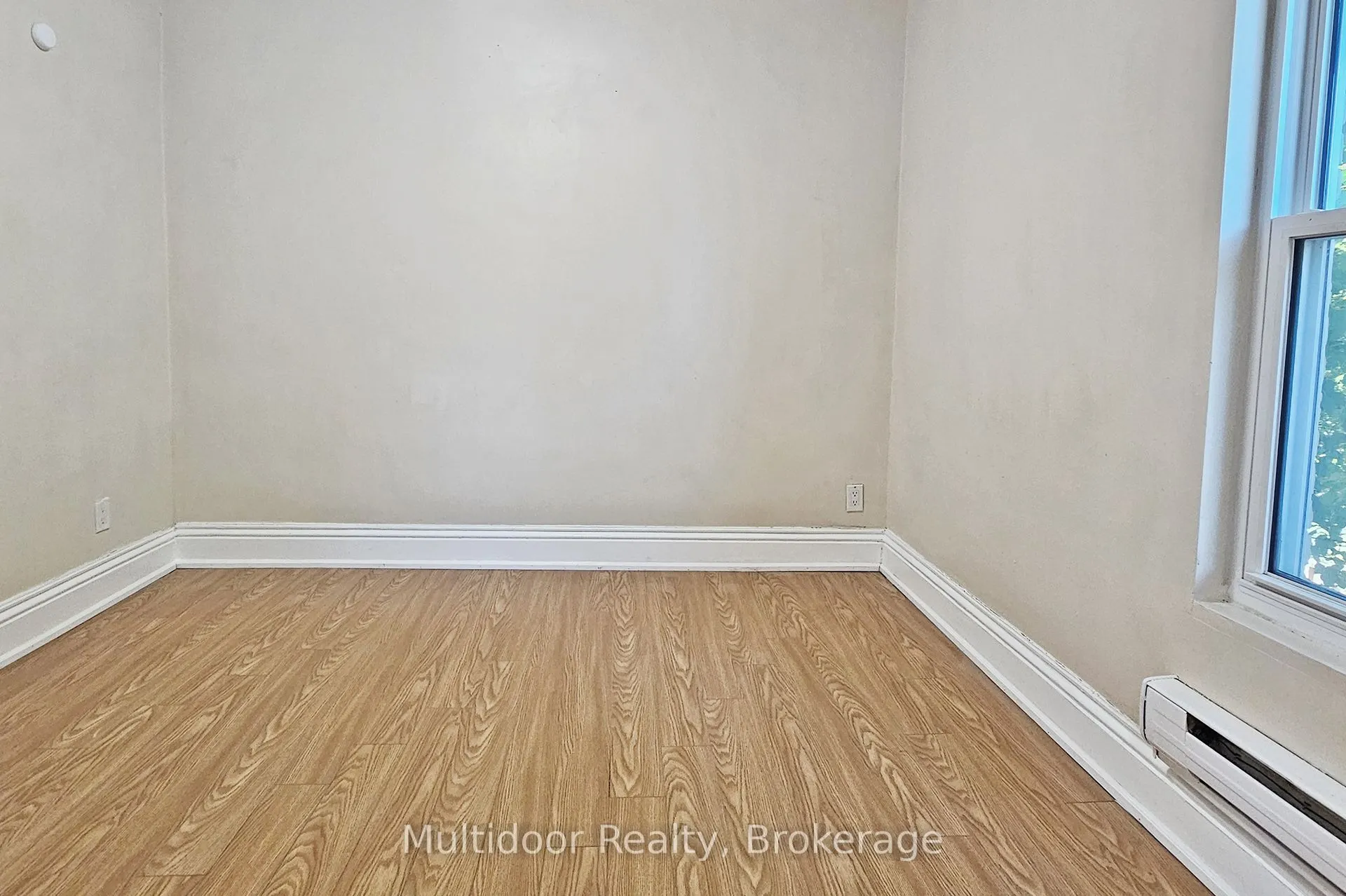 95 Sanford Avenue N, #Upper