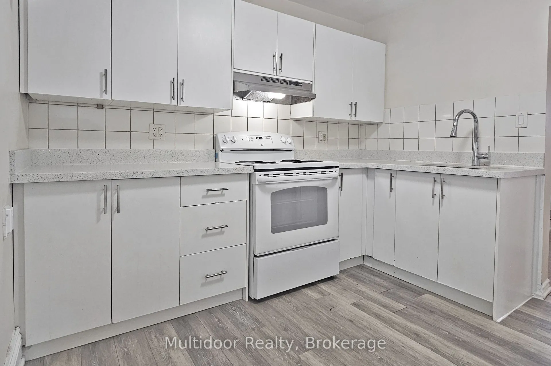 95 Sanford Avenue N, #Upper